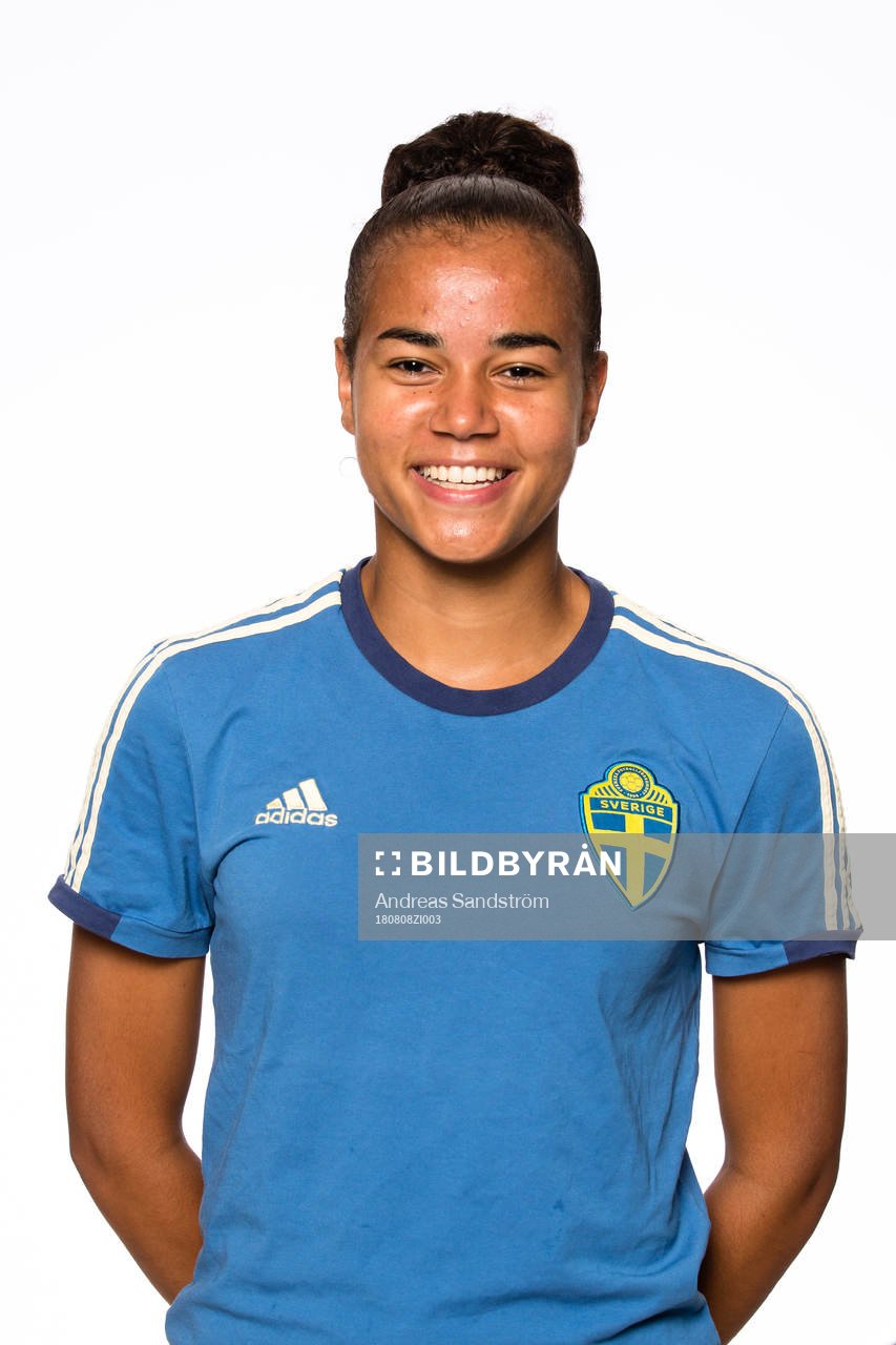 Alexandra Calixte Rosengren i F15/03-landslaget