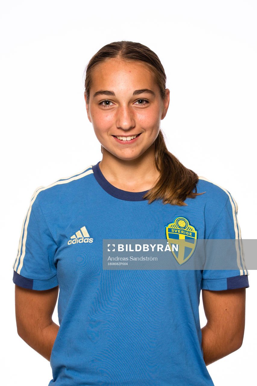 Annie Dahlberg i F15/03-landslaget