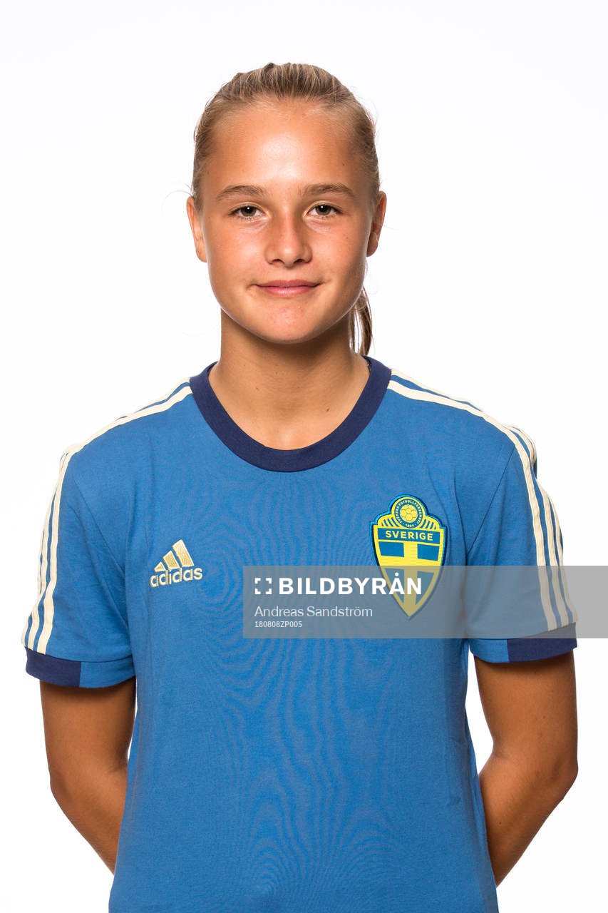 Smilla Ahlberg i F15/03-landslaget