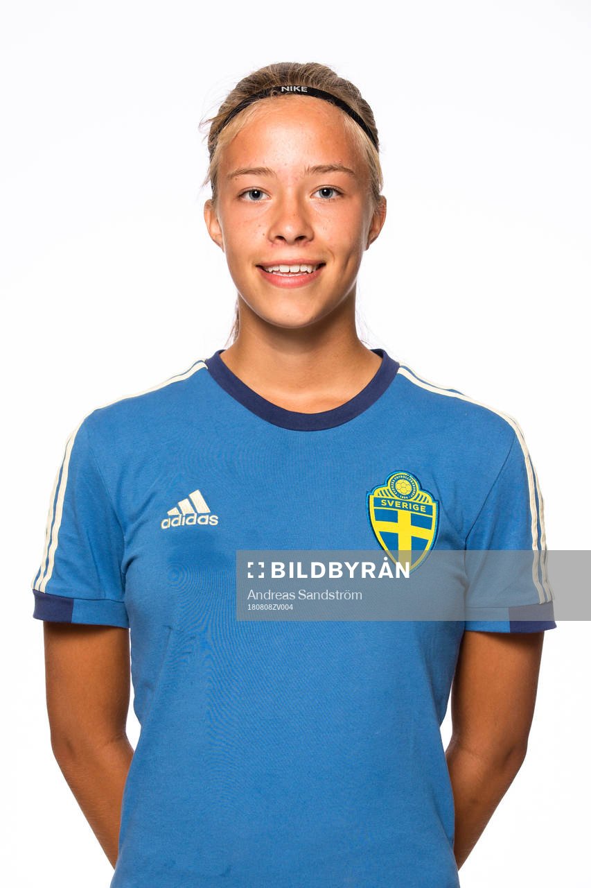 Klara Nyberg i F15/03-landslaget
