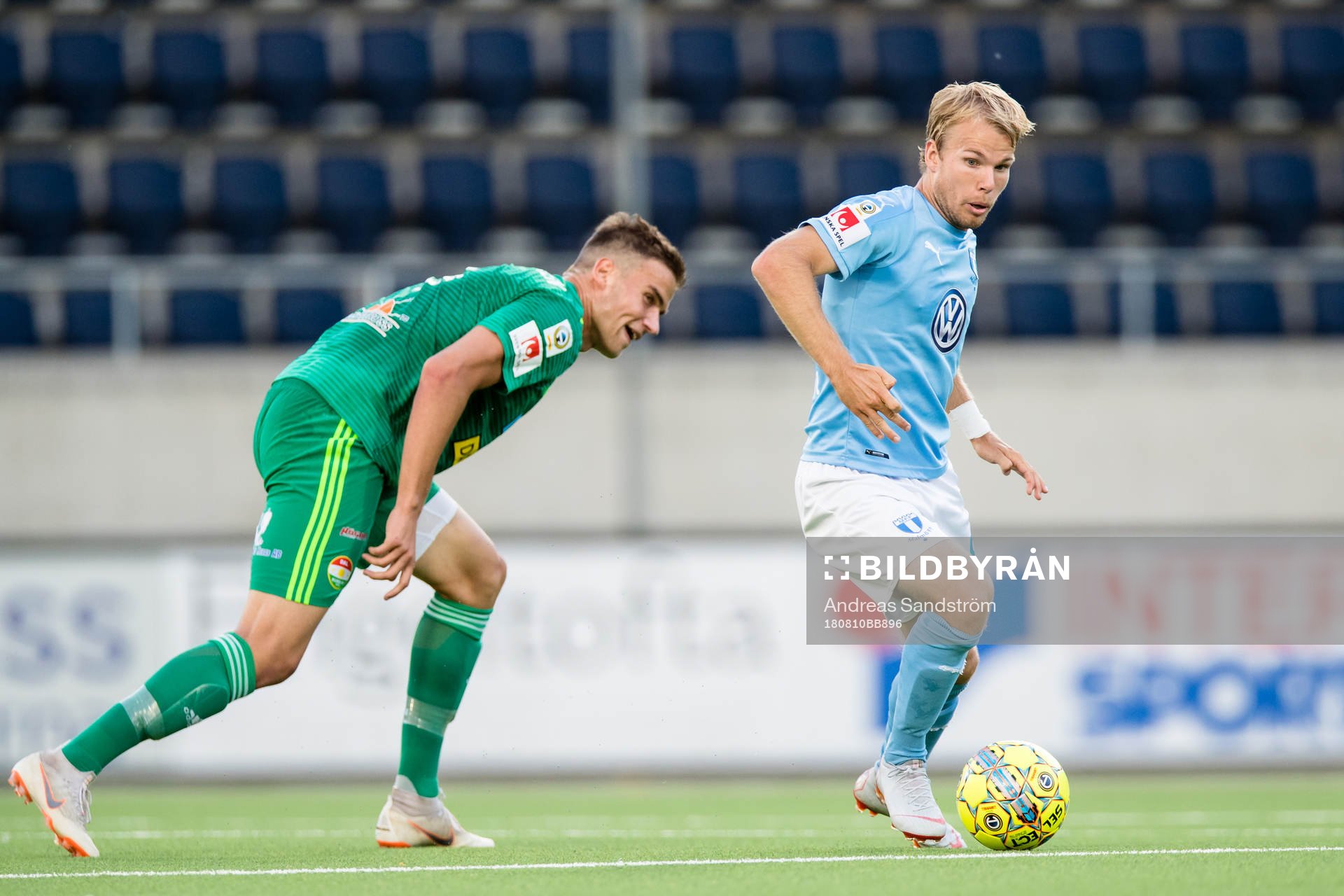 Malmö FFs Oscar Lewicki och Dalkurds Eero Markkanen