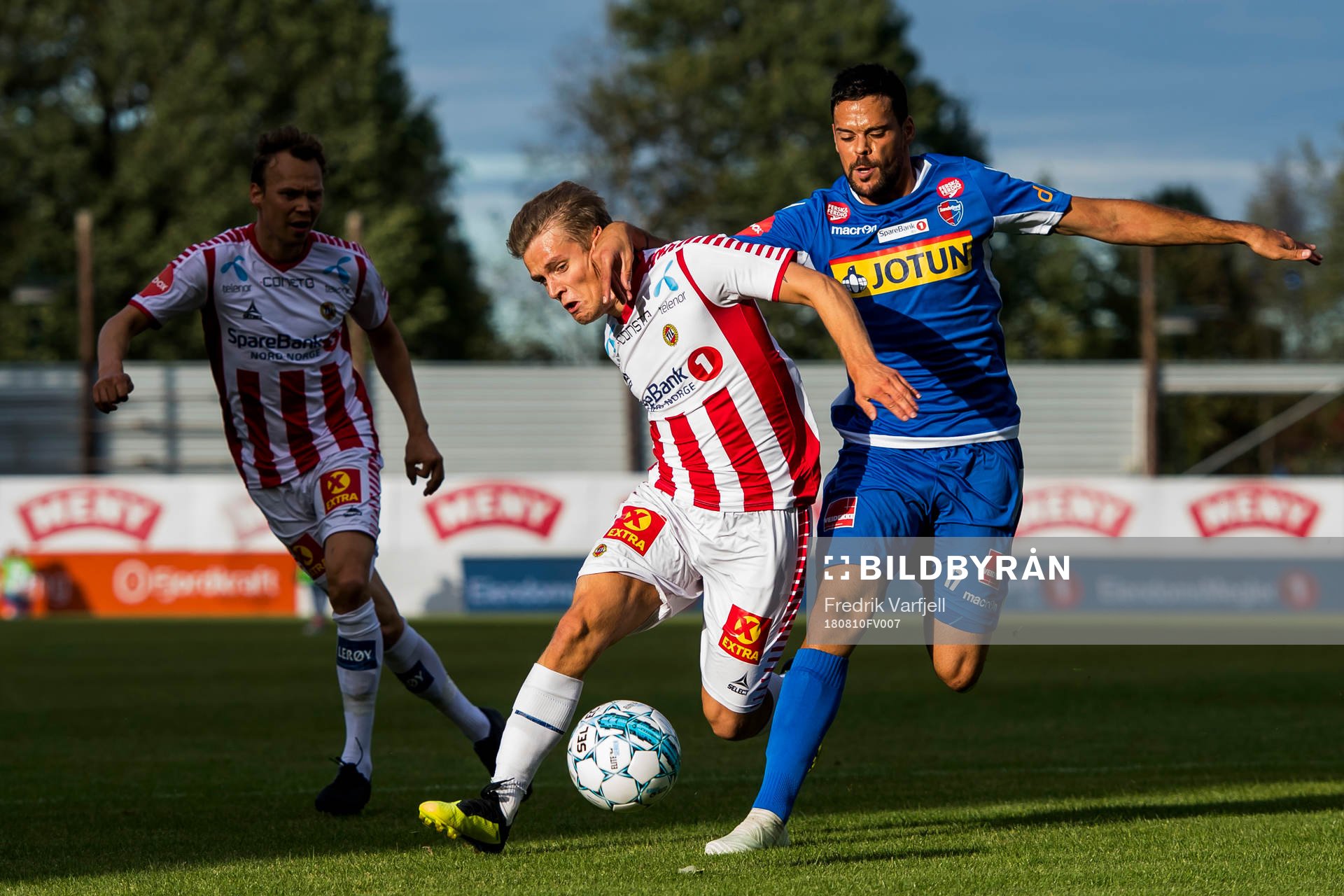 Mikael Nord Ingebrigtsen of Tromsø and Marcos Vales