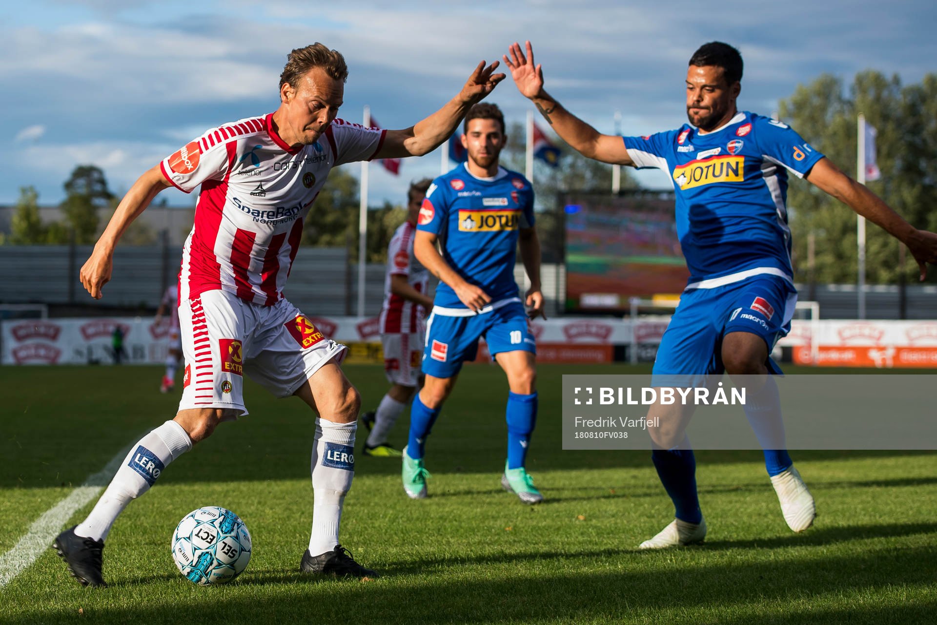 Magnus Andersen of Tromsø and Marcos Vales Gonzalez of