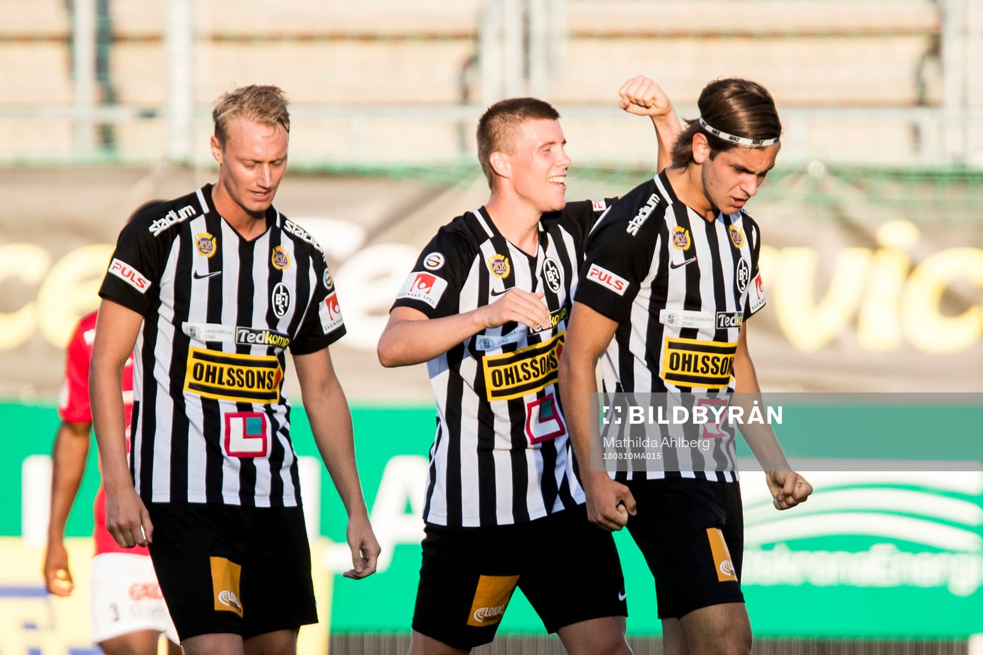 Landskronas Måns Ekvall, Alfons Sampstedt och Adi Nalic jublar efter 1-1 under fotbollsmatchen i Superettan mellan Landskrona och Degerfors den 10 augusti 2018 i Landskrona.