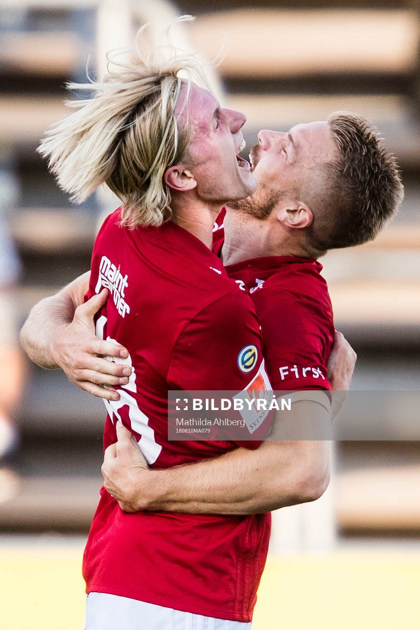 Degerfors Viktor Götesson och Erik Björndahl jublar
