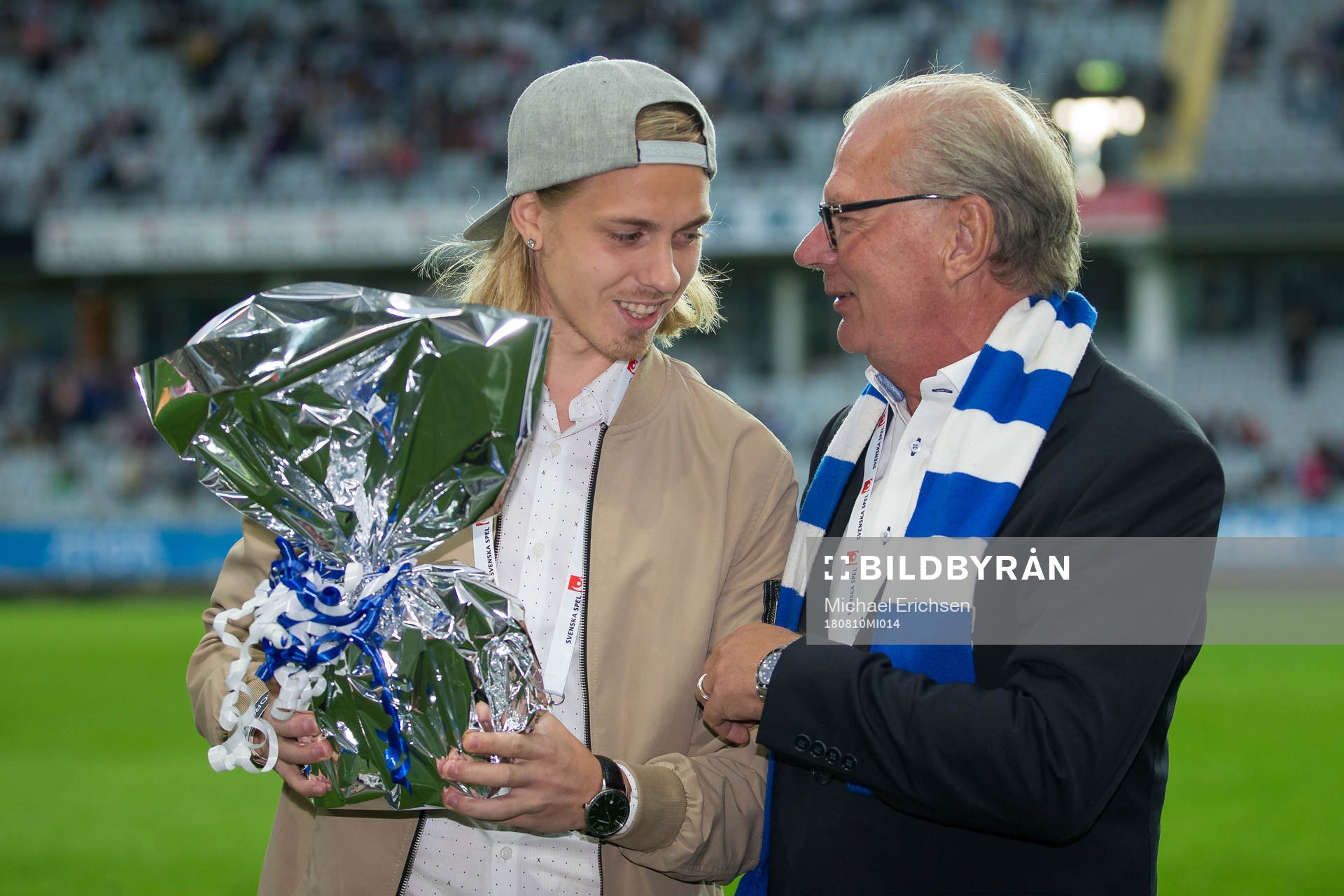 IFK Göteborgs Elias Mar Omarsson avtackas i halvlek av