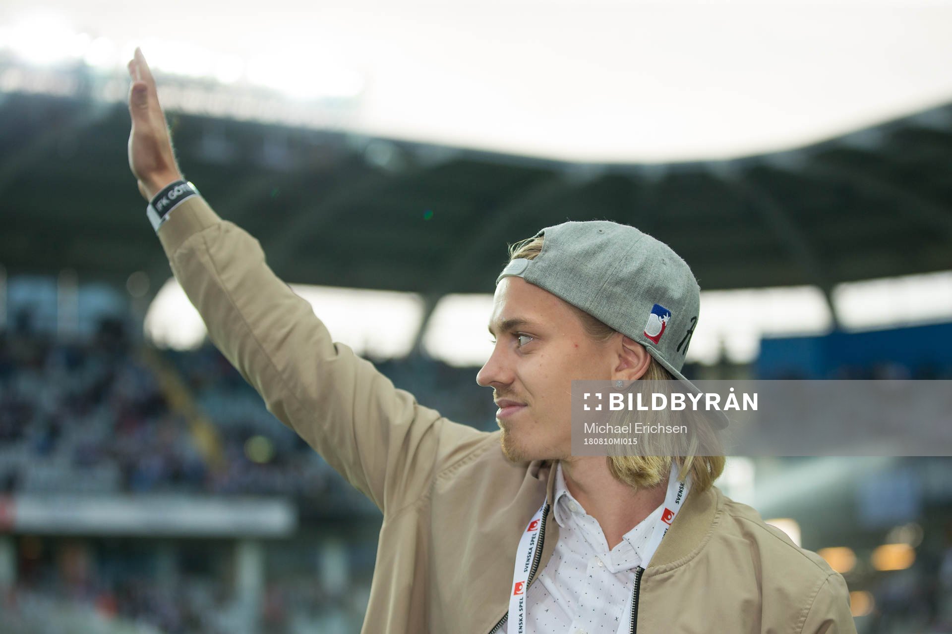 IFK Göteborgs Elias Mar Omarsson avtackas i halvlek av