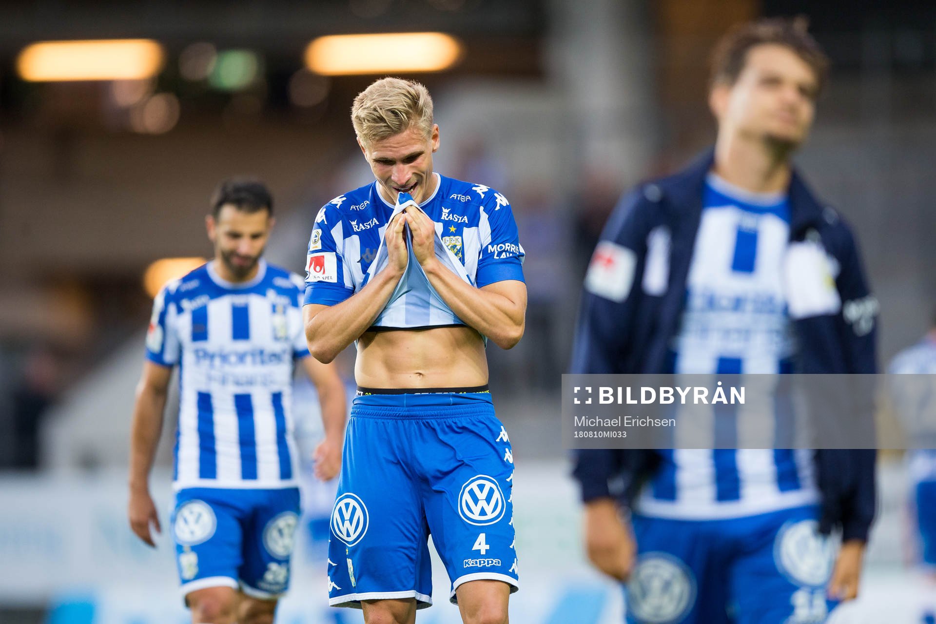 IFK Göteborgs Carl Starfelt deppar