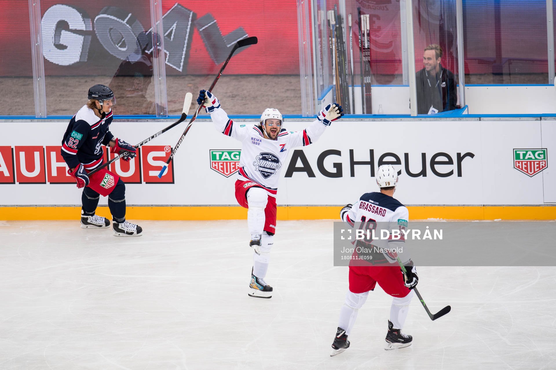 Mats Zuccarello of Team Zucca celebrates scoring 1-0