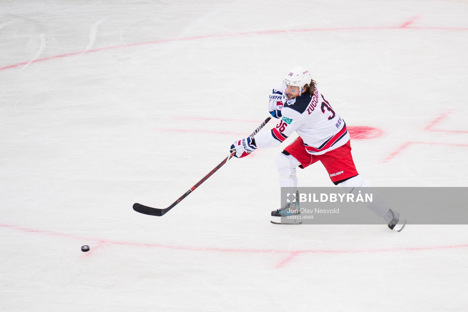 Mats Zuccarello of Team Zucca shoots