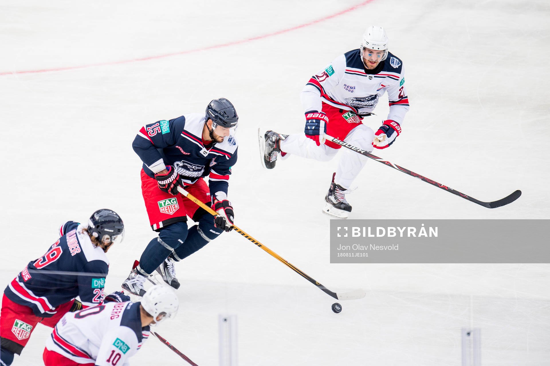 Artem Anisimov of Team Henke and Nikolaj Ehlers of Team