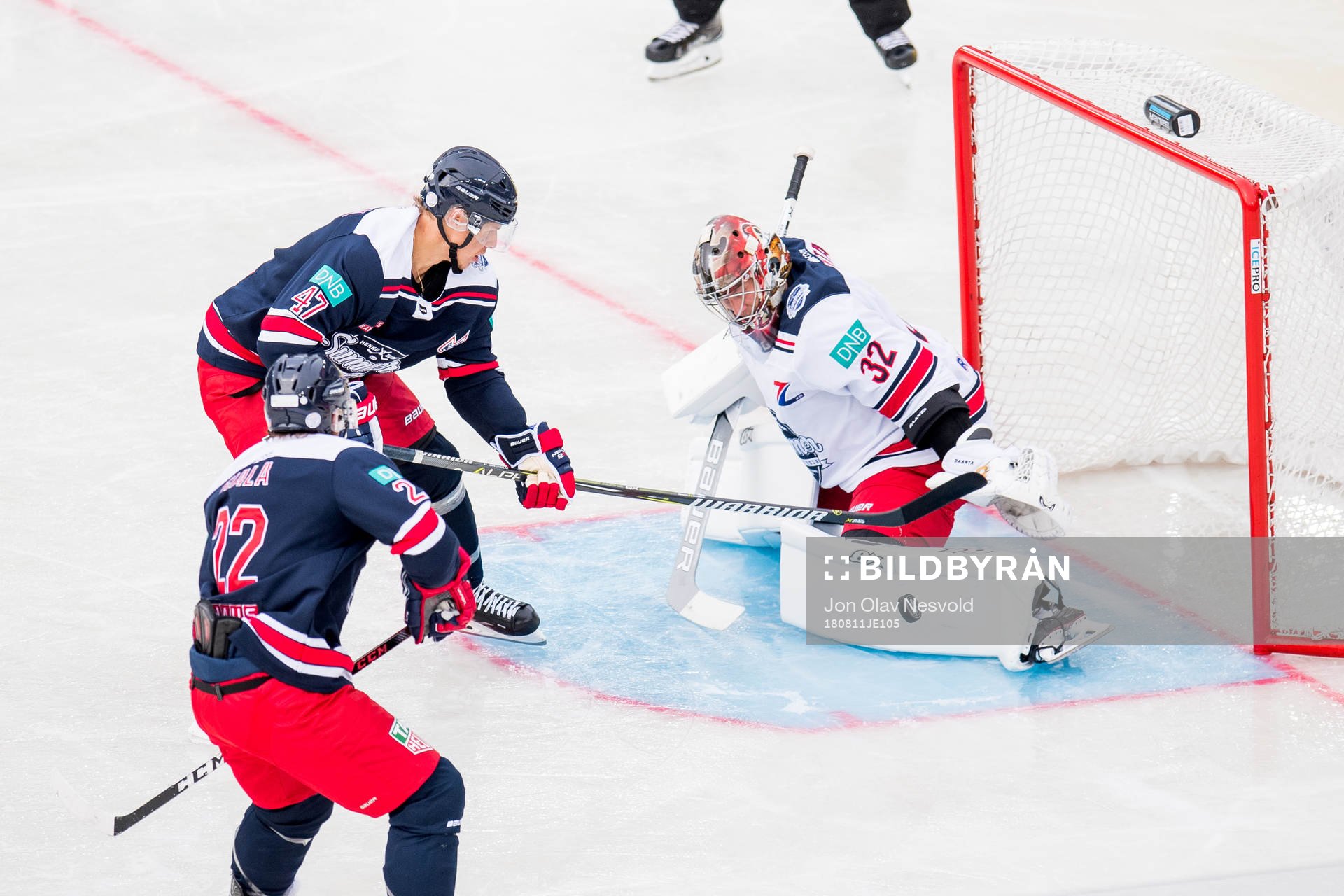 Hampus Lindholm of Team Henke and goaltender Antti Raanta