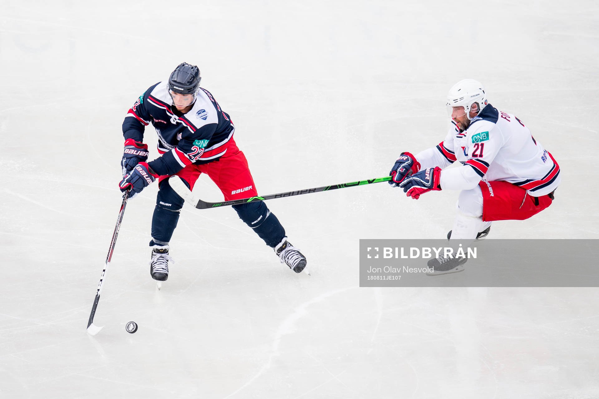 Kevin Fiala of Team Henke and Peter Forsberg of Team Zucca
