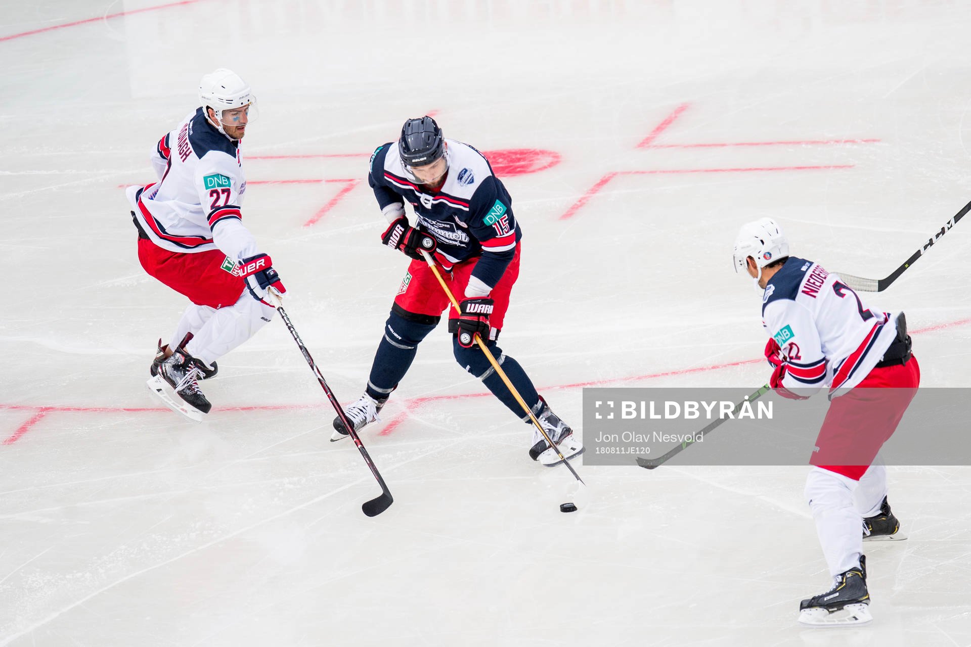 Ryan McDonagh of Team Zucca and Artem Anisimov of Team Henke