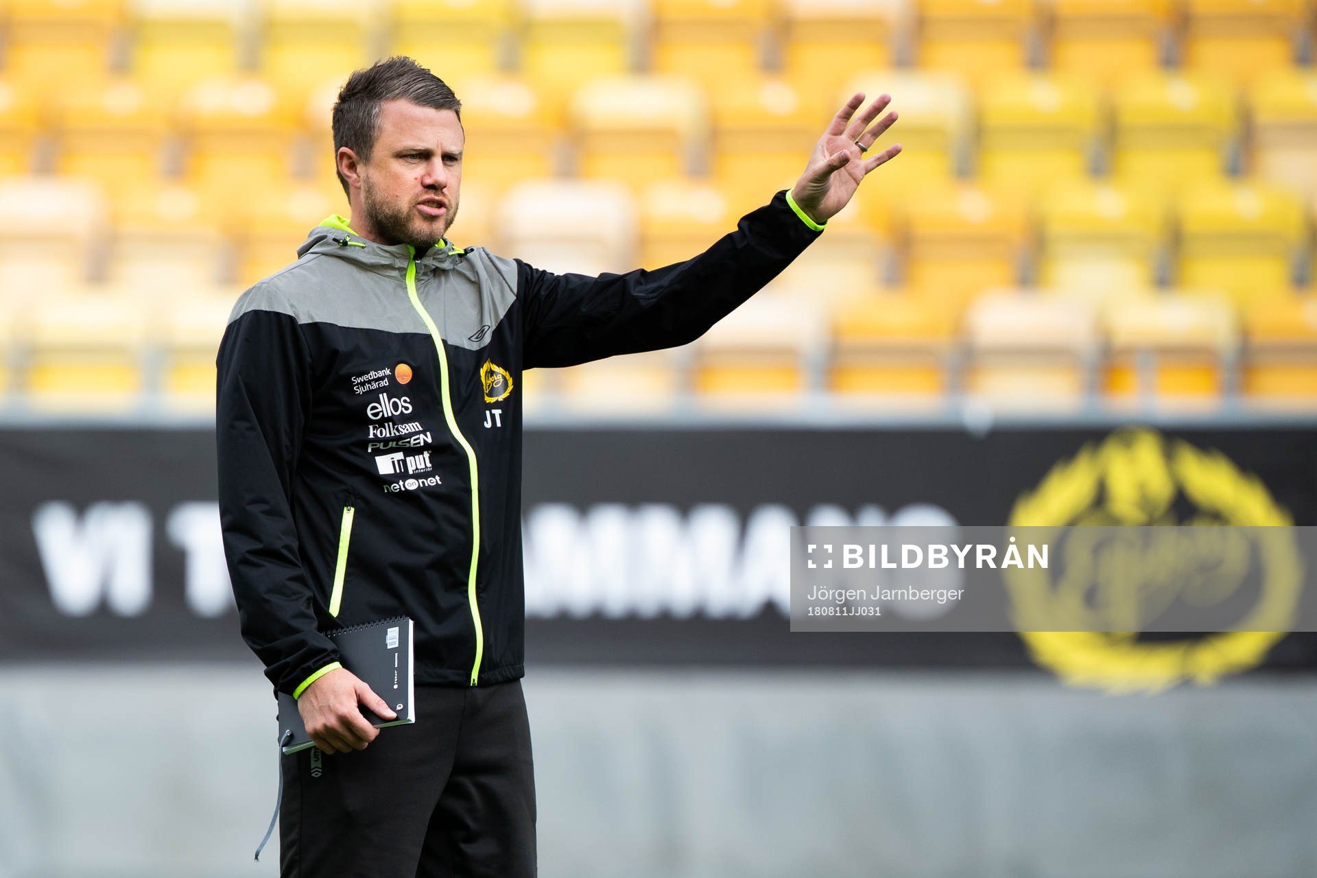 manager Jimmy Thelin