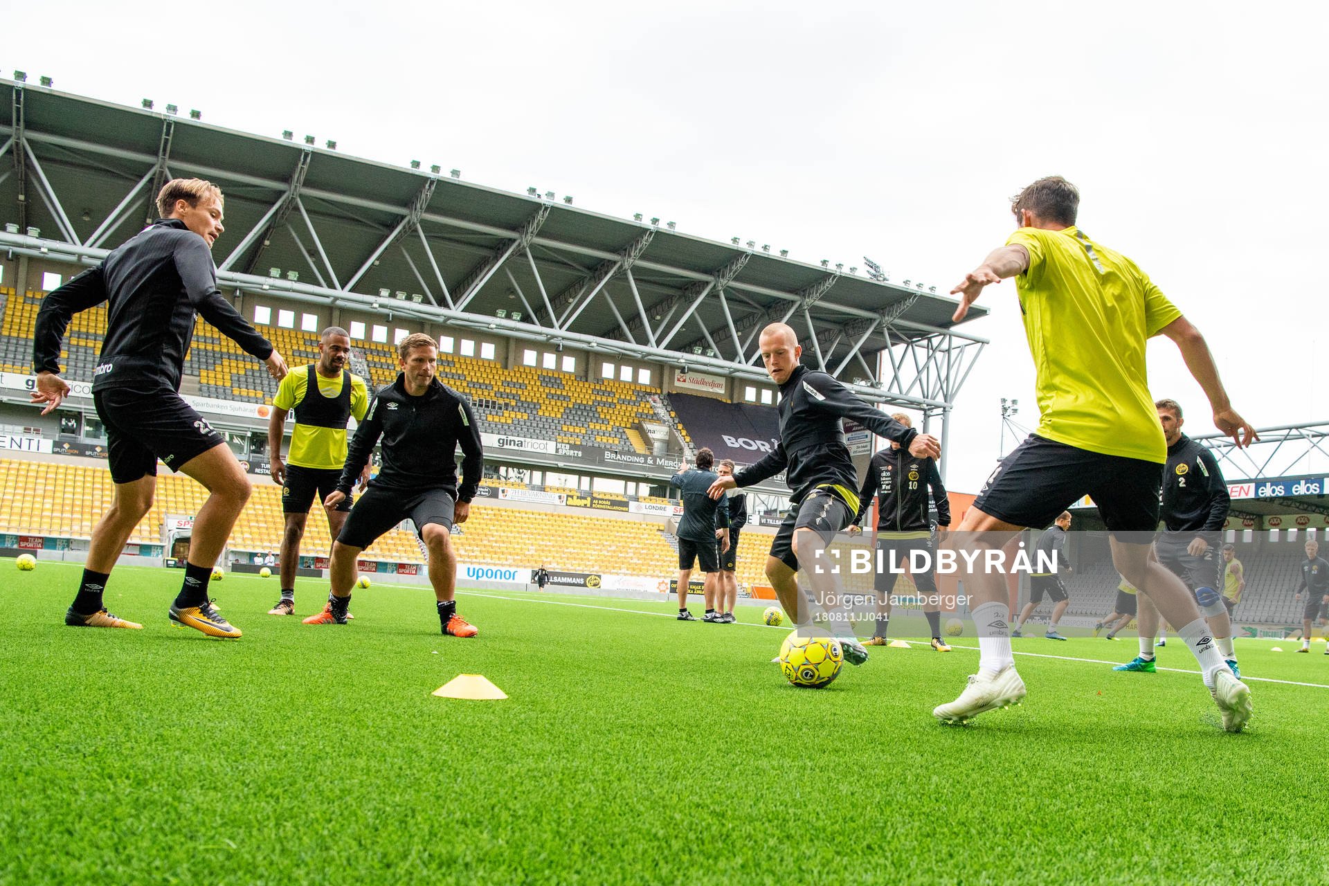 Bollövning där individuell tränare Anders Svensson