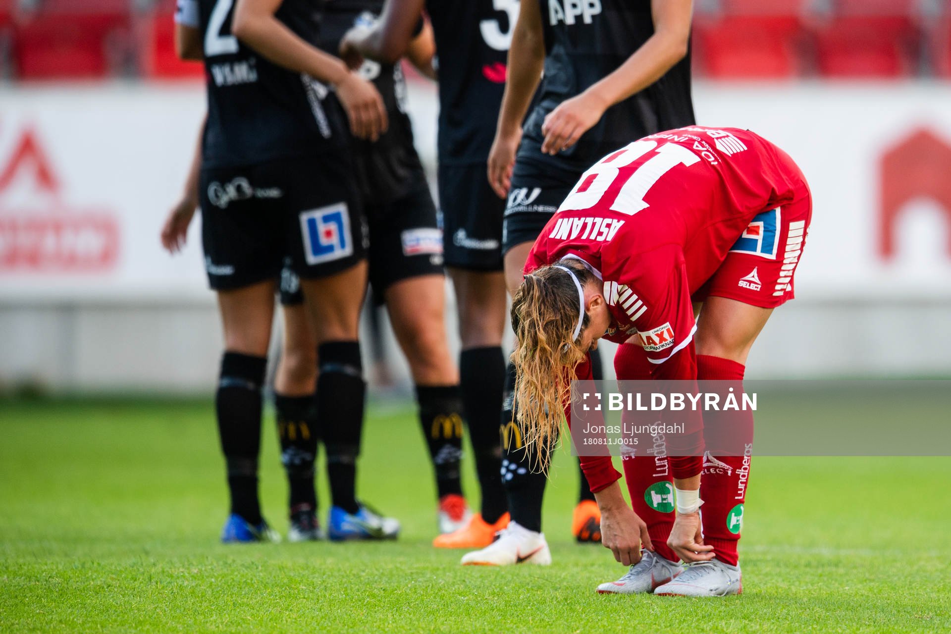 Linköpings Kosovare Asllani deppar