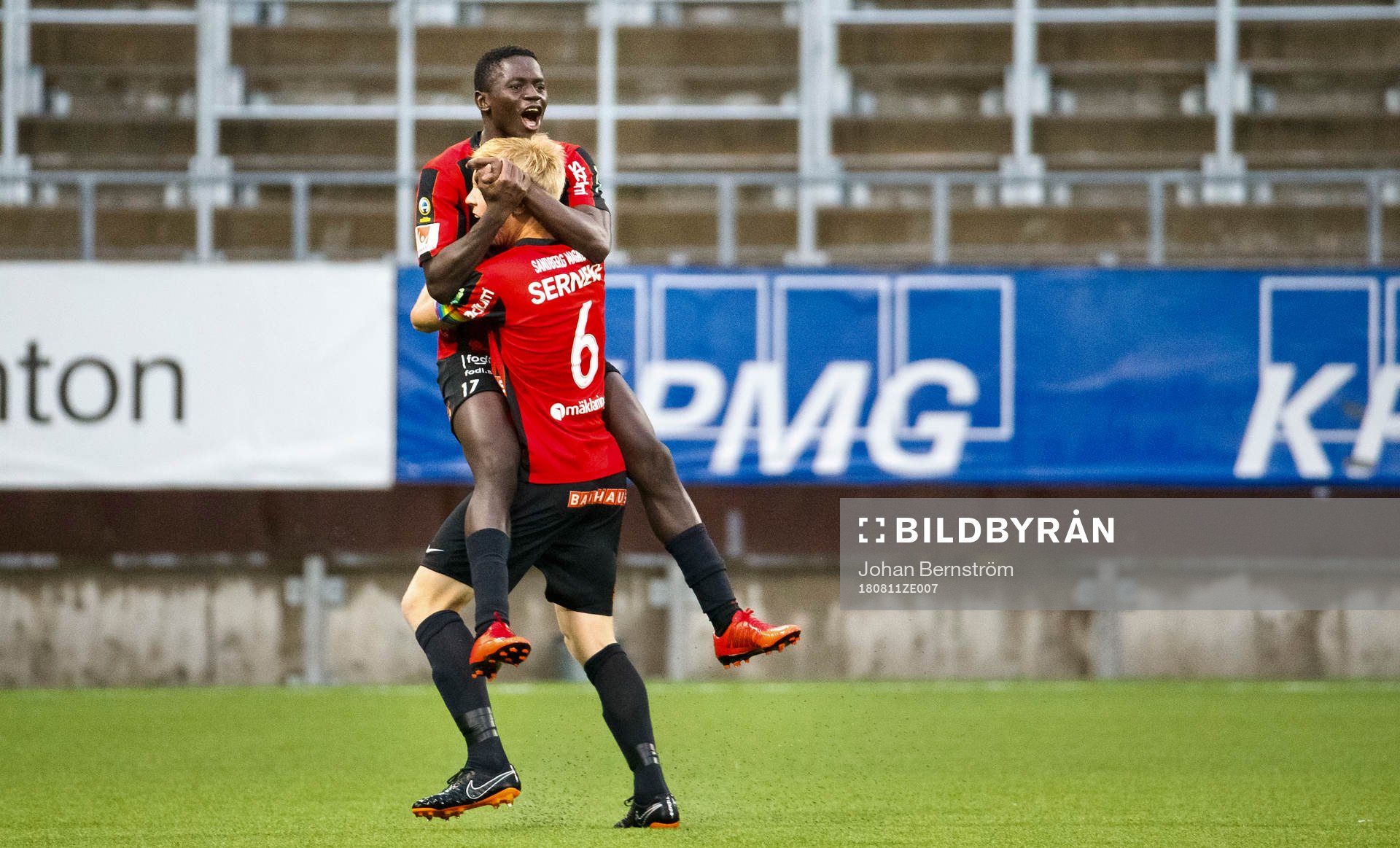 Brommapojkarnas Eric Johana Omondi gör 0-1 och jublar med