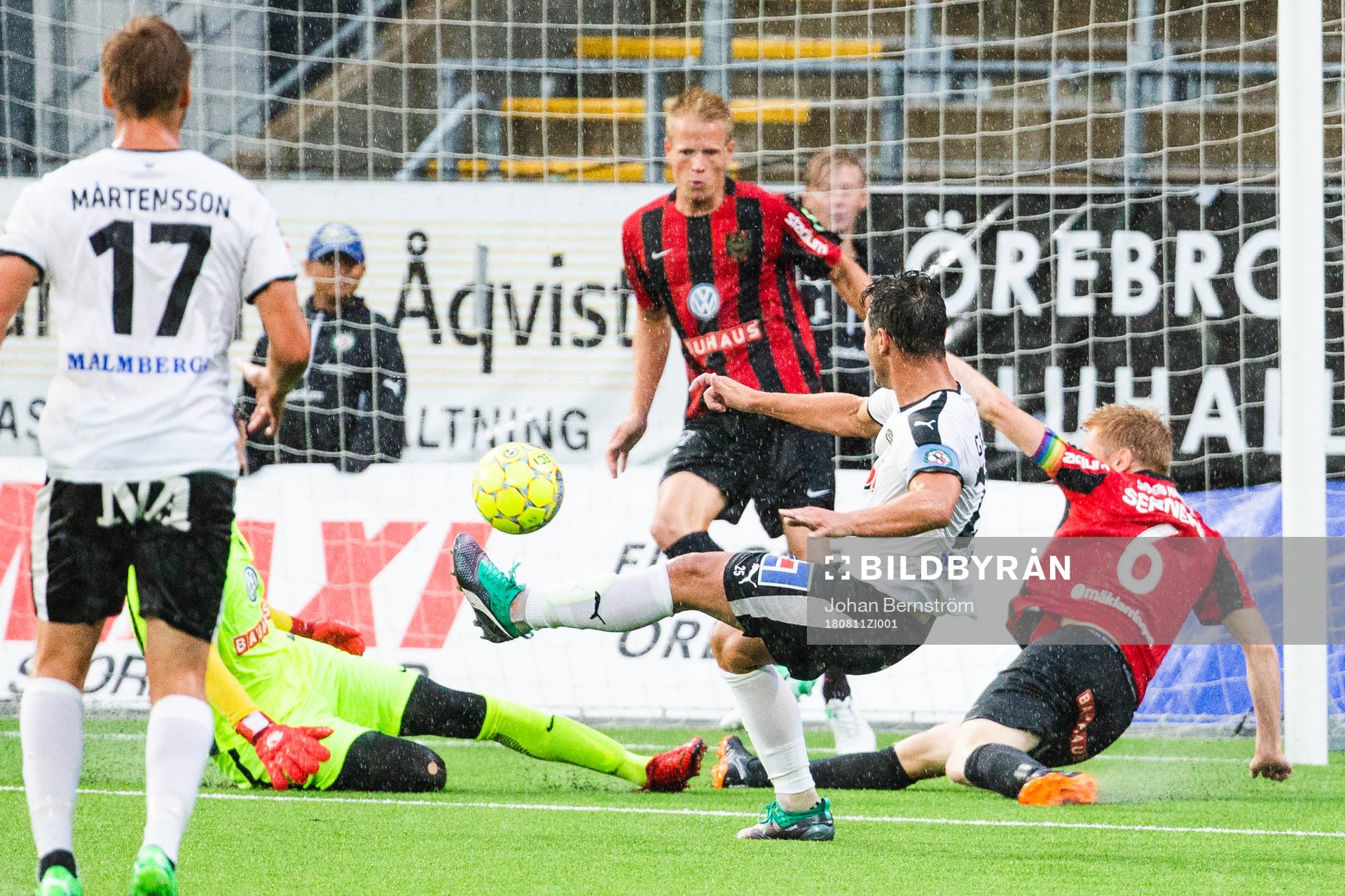 Örebros Nordin Gerzic med målchans