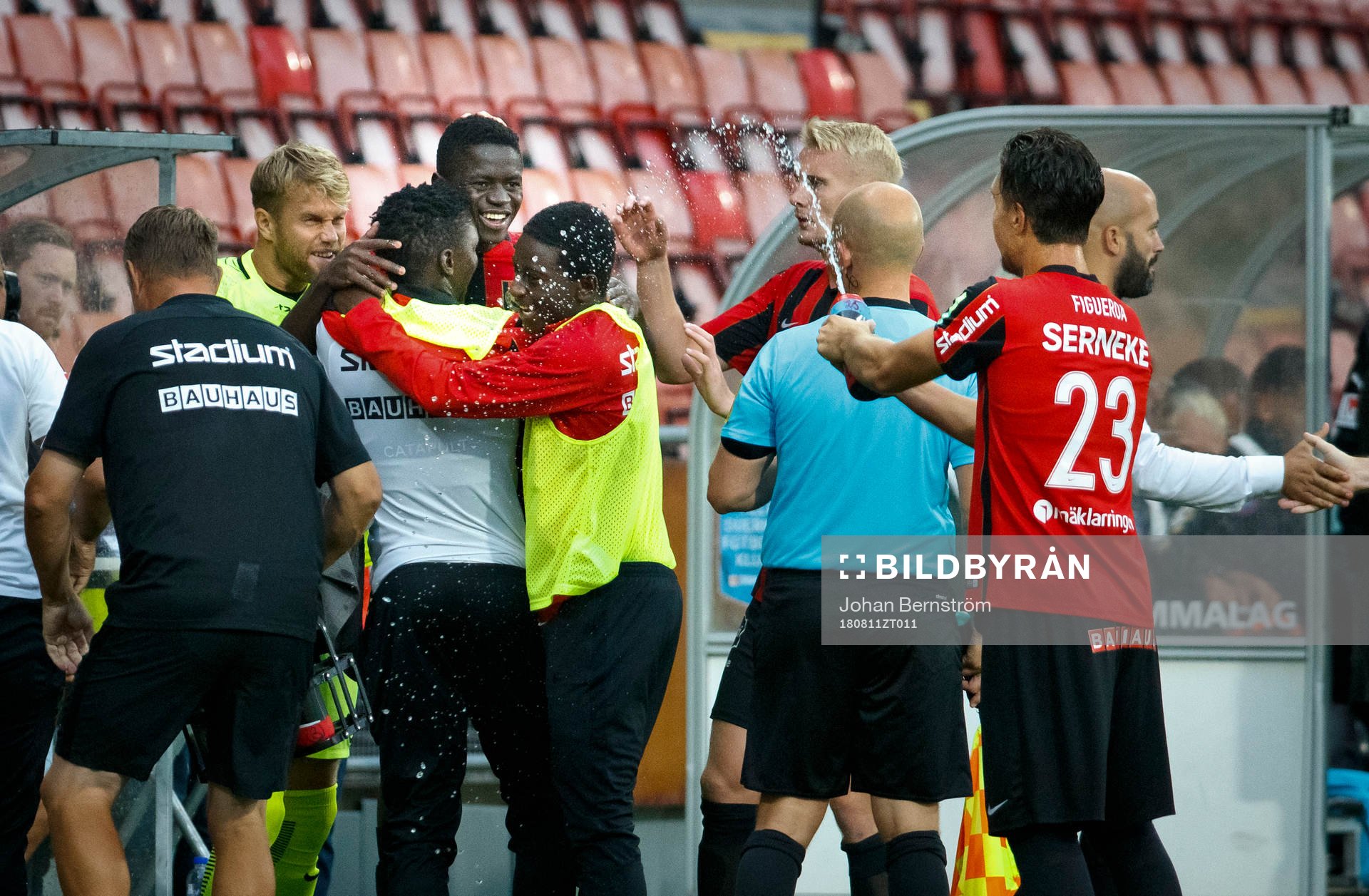 Brommapojkarnas Eric Johana Omondi gör 0-1 och jublar med