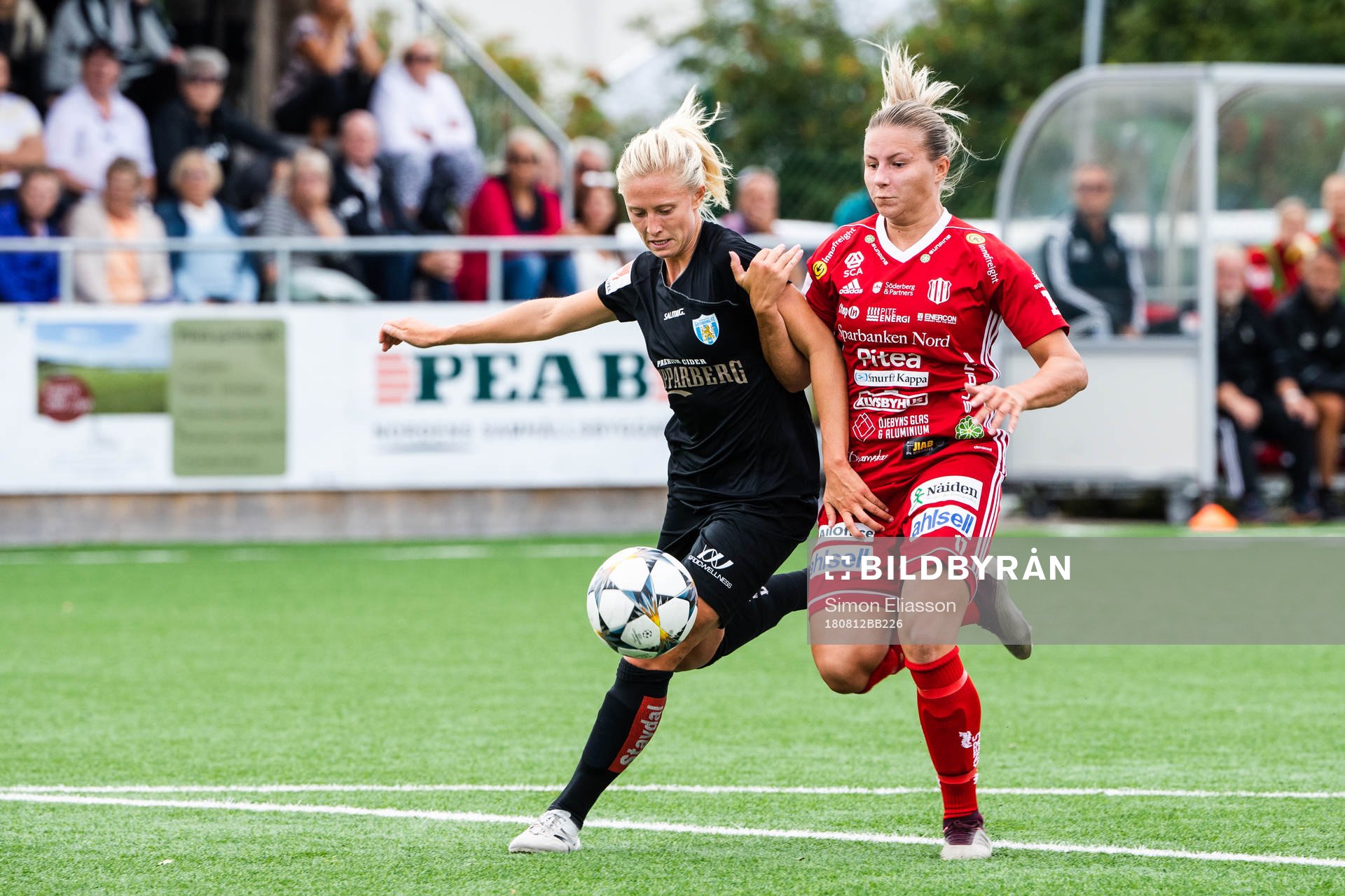 Göteborgs Rebecka Blomqvist och Piteås Selina Henriksson