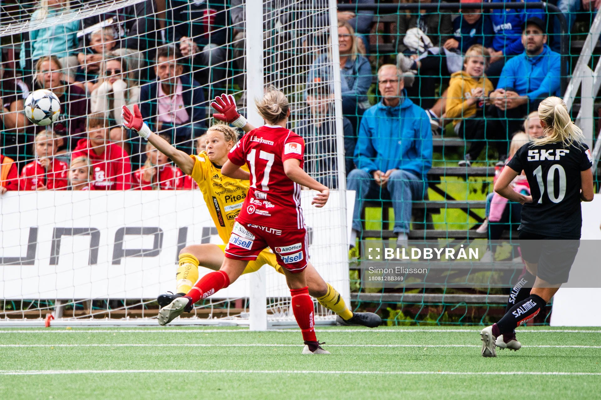 Göteborgs Elin Rubensson gör målet som utökar ledningen