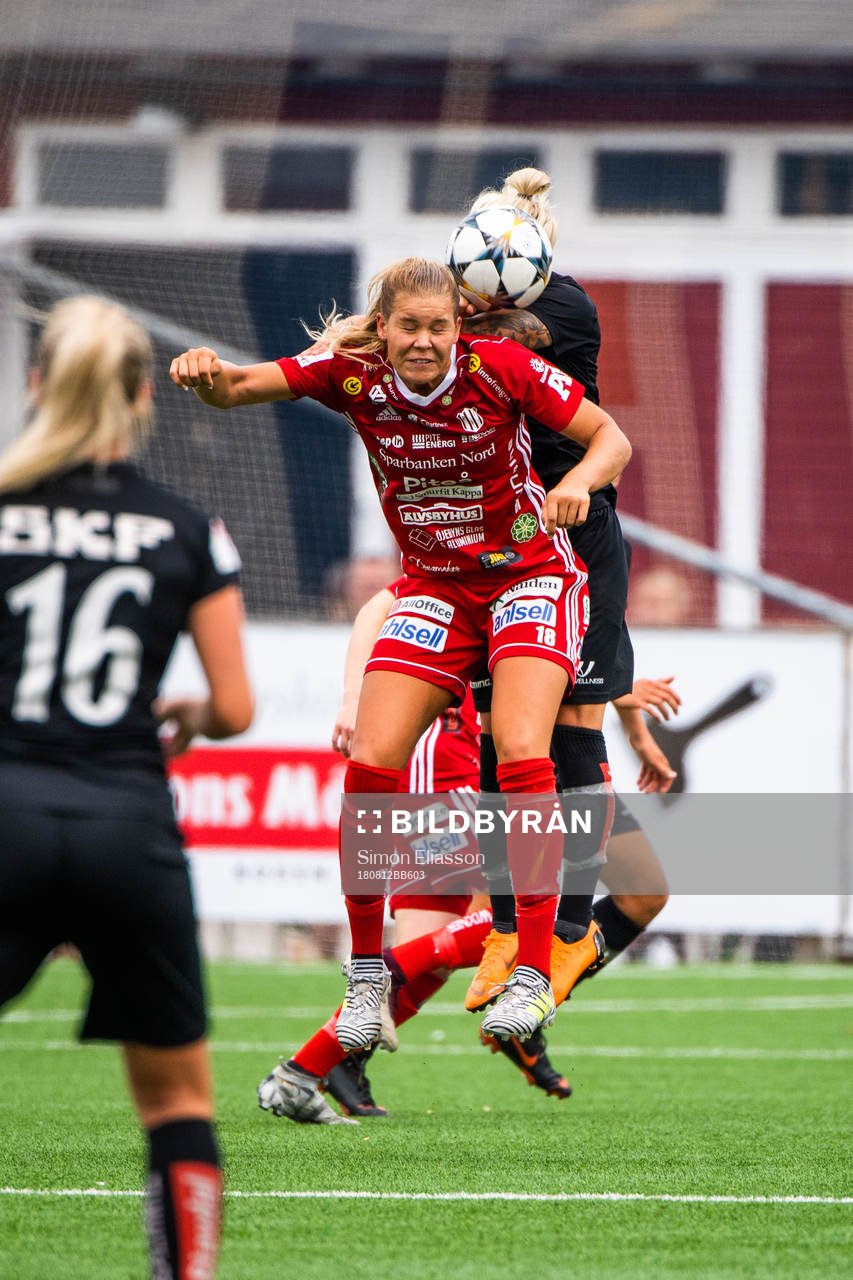 Piteås Nina Jakobsson under fotbollsmatchen i Damallsvenskan mellan Piteå och Kopparbergs/Göteborg den 12 augusti 2018 i Piteå.