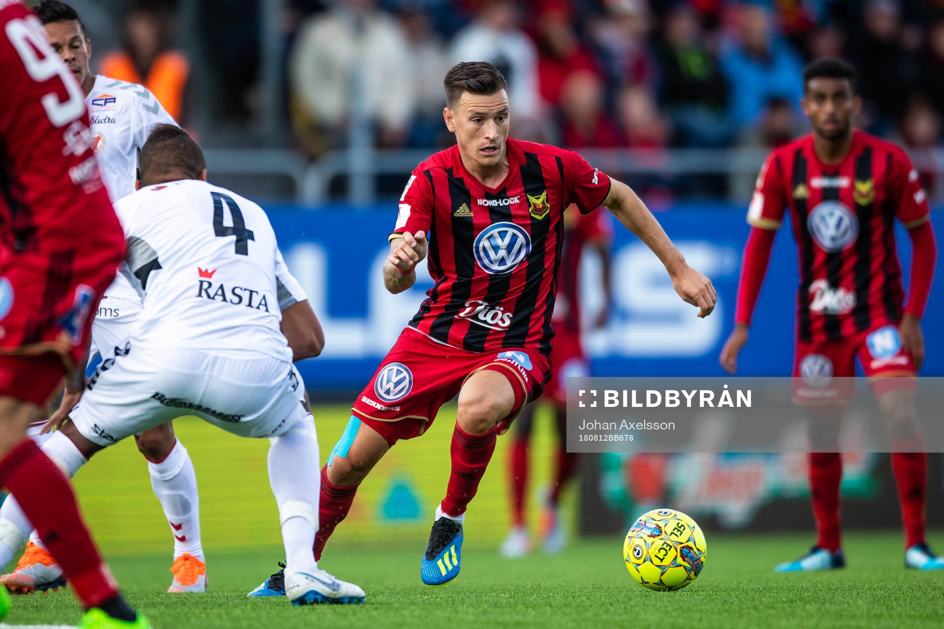 Östersunds Jamie Hopcutt  och Kalmars Mikael Dyrestam