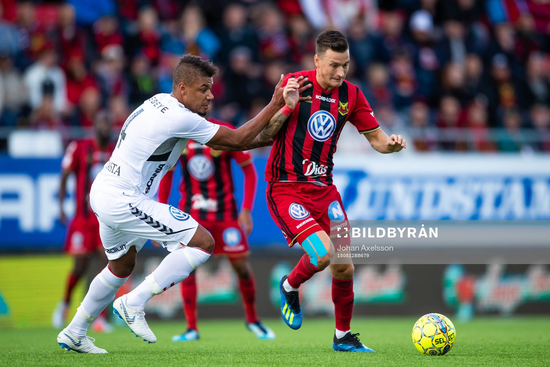 Kalmars Mikael Dyrestam  och Östersunds Jamie Hopcutt i