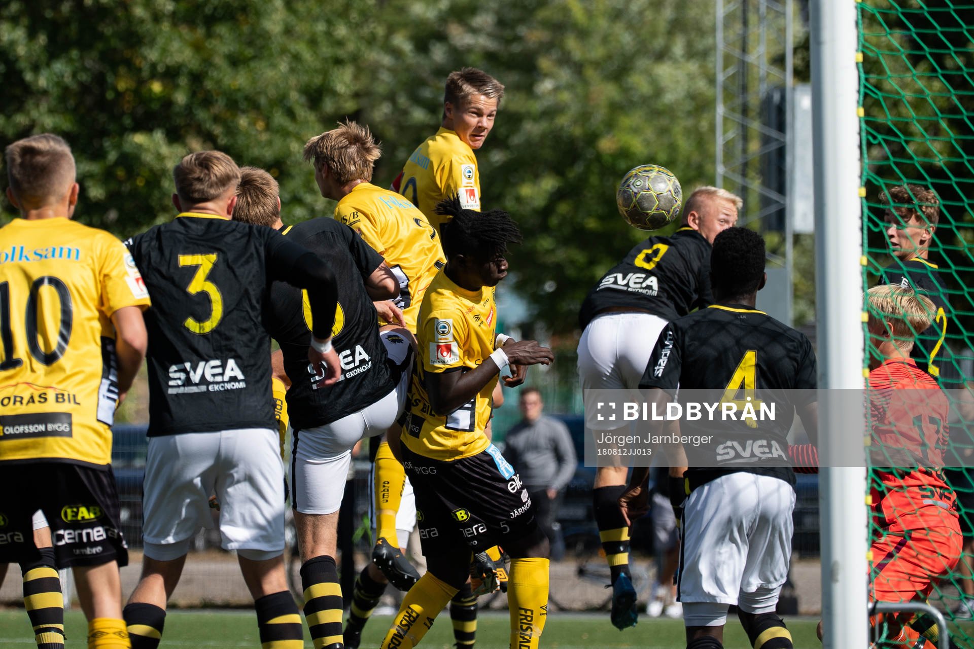 Elfsborgs Jonathan Lewinsson gör 1-0 på hörna
