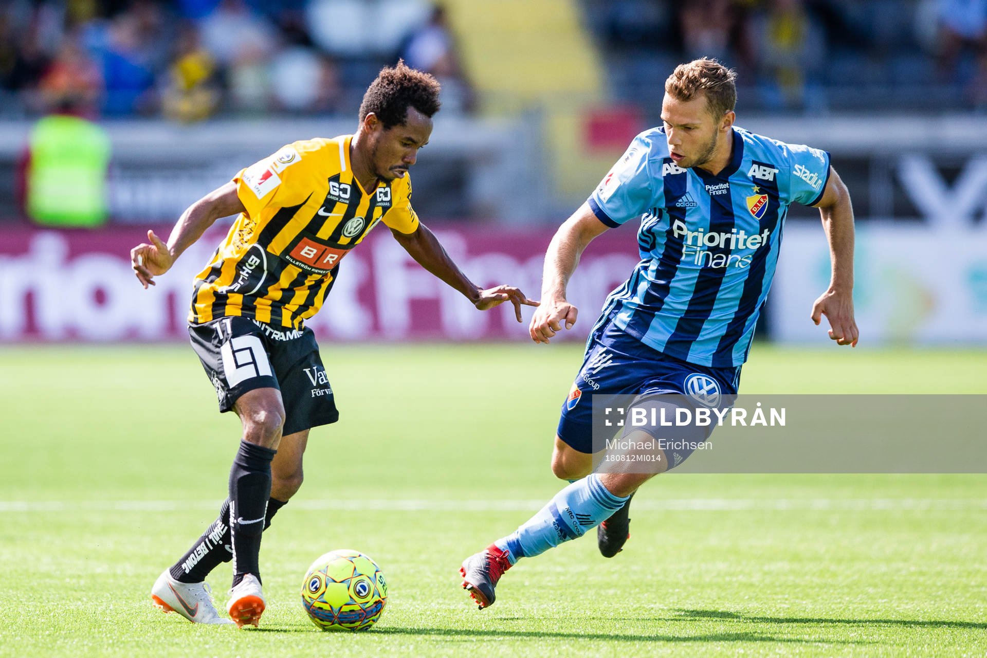 Häckens Nasiru Mohammed och Djurgårdens Jesper Karlström