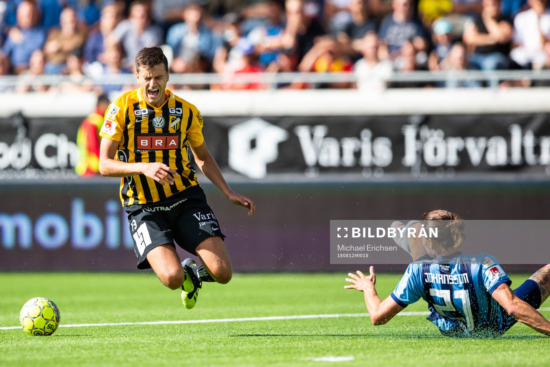 Häckens Alexander Jeremejeff faller