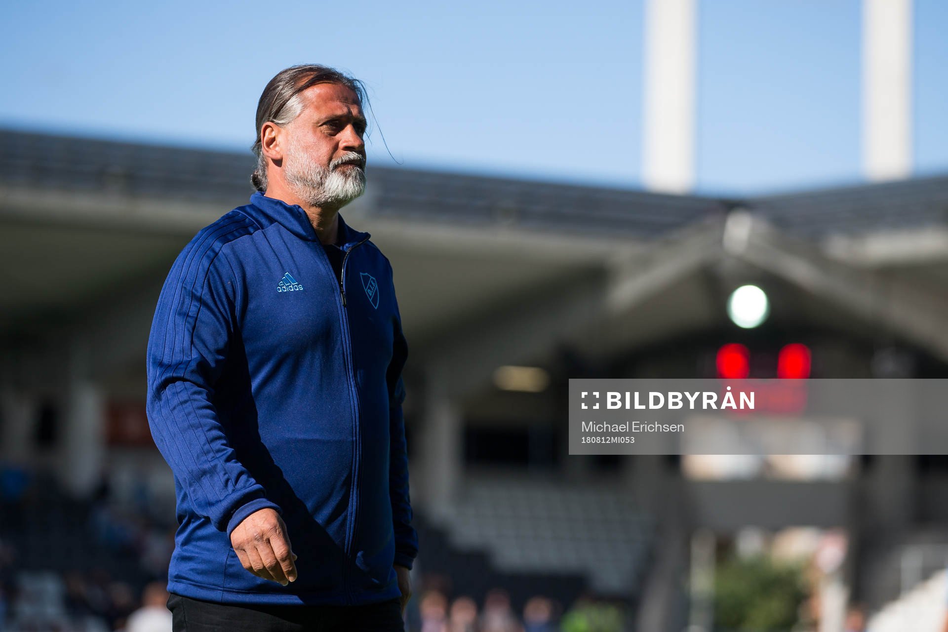 Djurgårdens tränare Özcan Melkemichel deppar