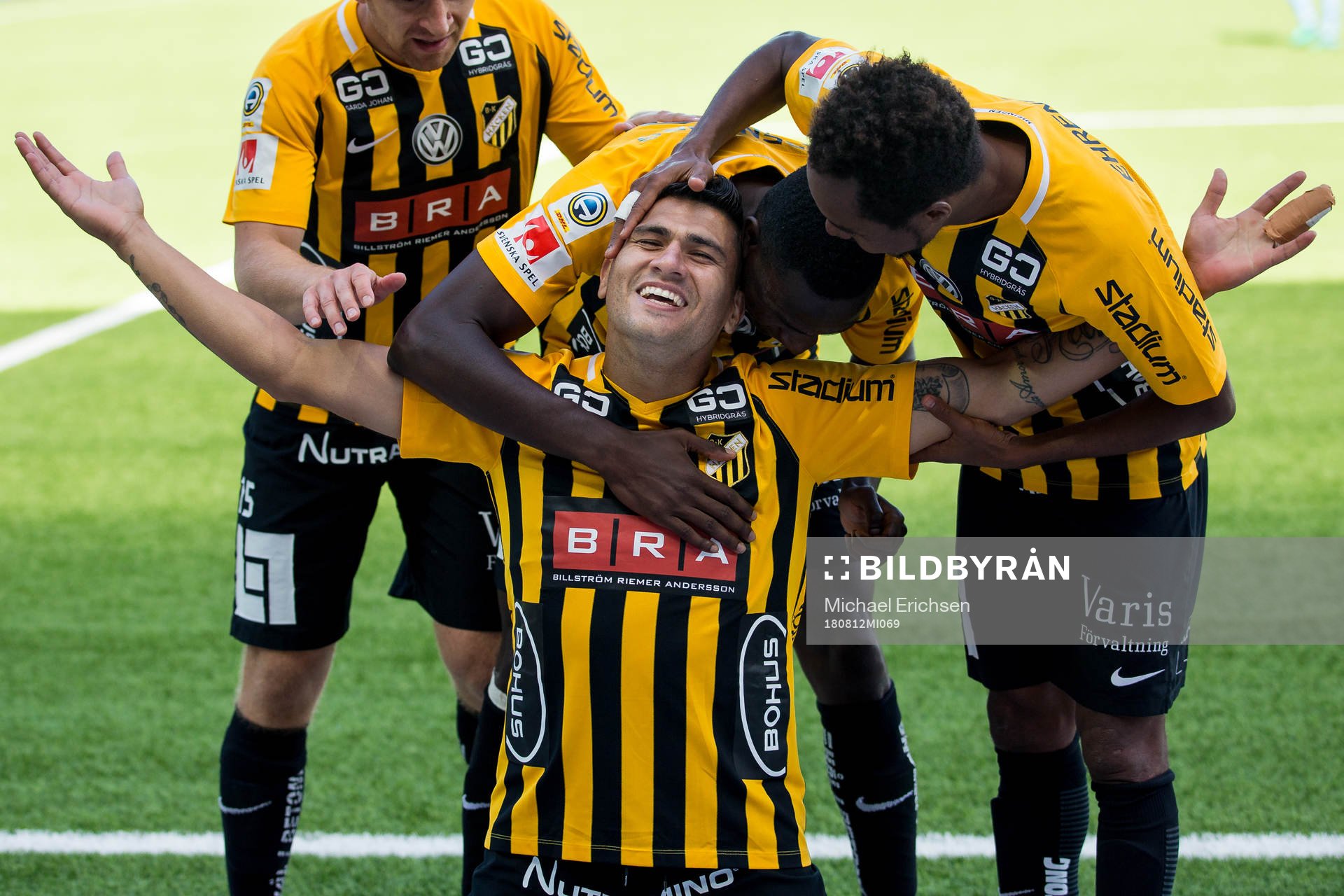 Häckens Paulinho jublar med lagkamraterna Kari Arkivuo, Elohor Ekpolo och Nasiru Mohammed efter 3-0 under fotbollsmatchen i allsvenskan mellan Häcken och Djurgården den 12 augusti 2018 i Göteborg.