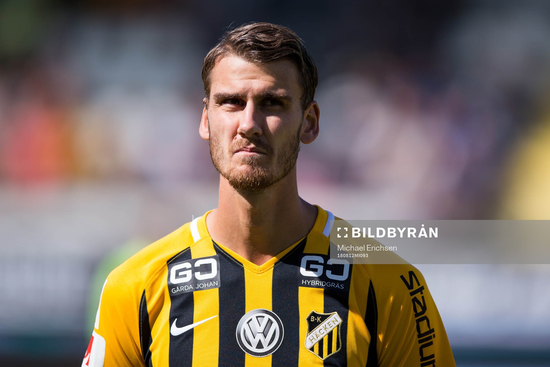 Häckens Johan Hammar på line up innan fotbollsmatchen i