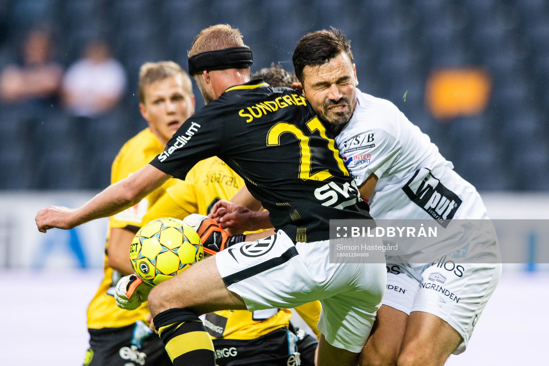 s Daniel Sundgren och Elfsborgs målvakt Kevin Stuhr