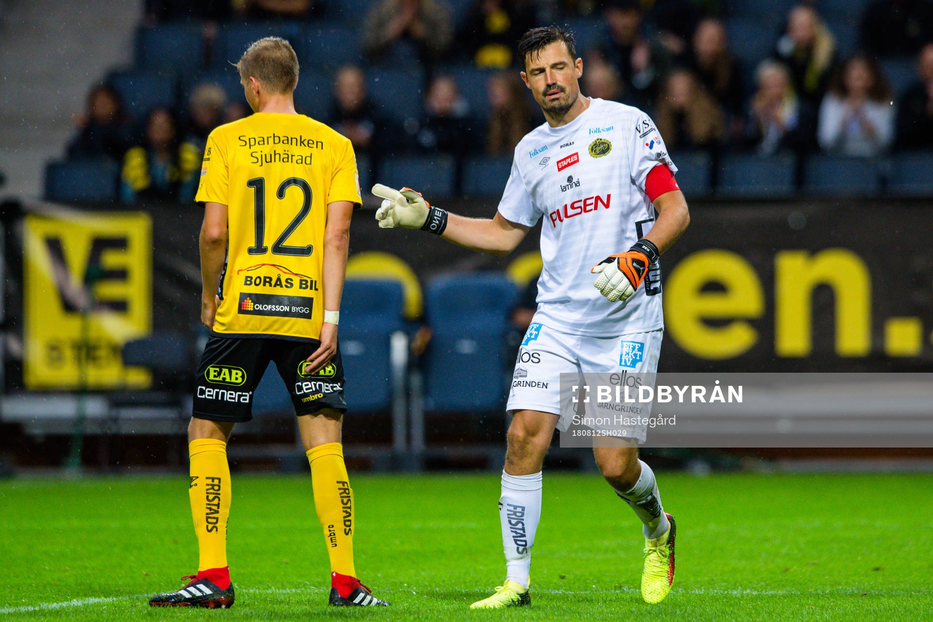 Elfsborgs Joakim Nilsson och målvakt Kevin Stuhr Ellegaard