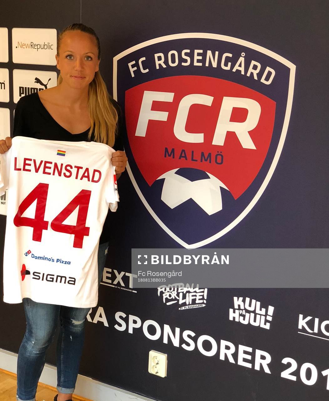 FC Rosengårds nyförvärv Malin Levenstad poserar