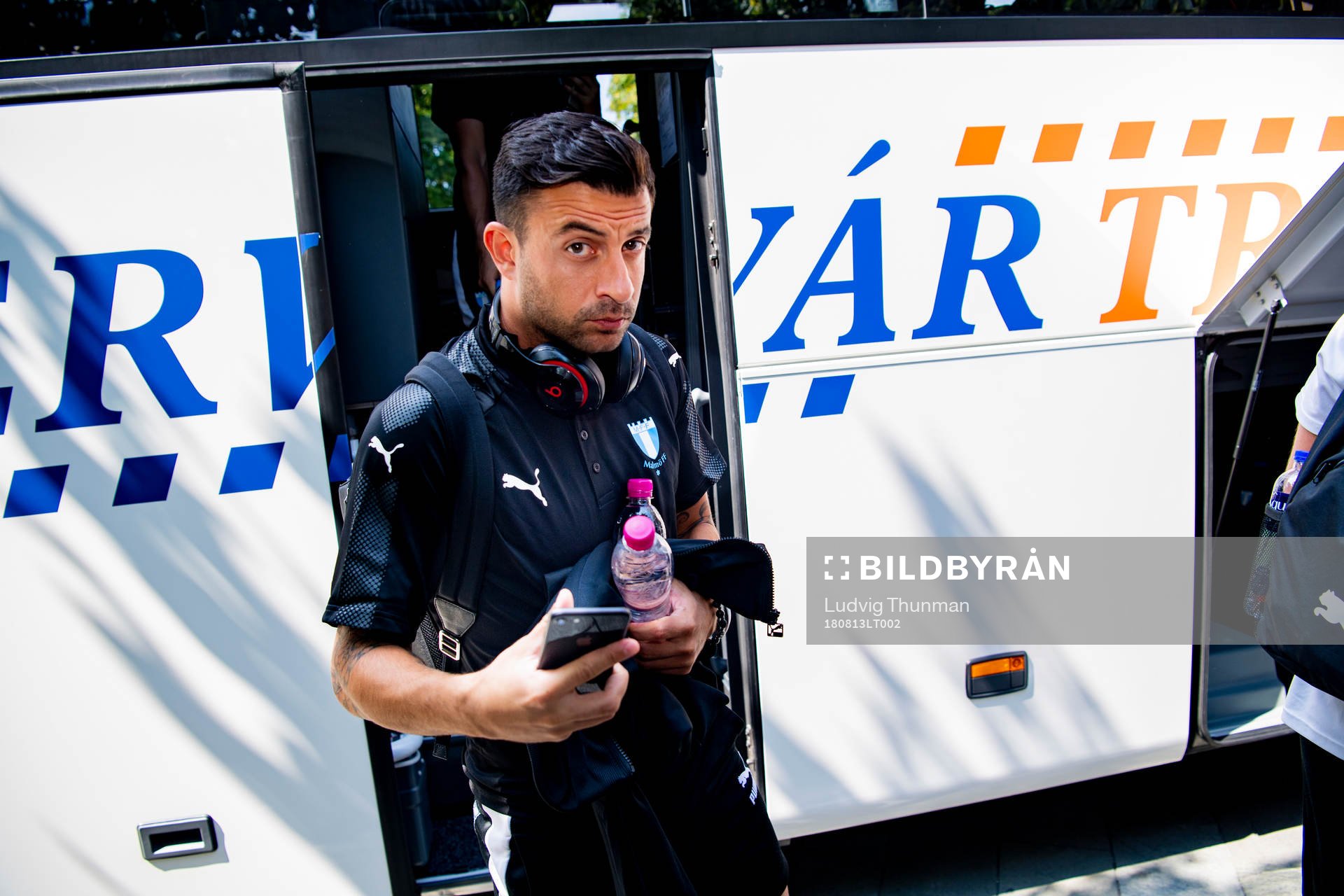 Behrang Safari arrives at the hotel