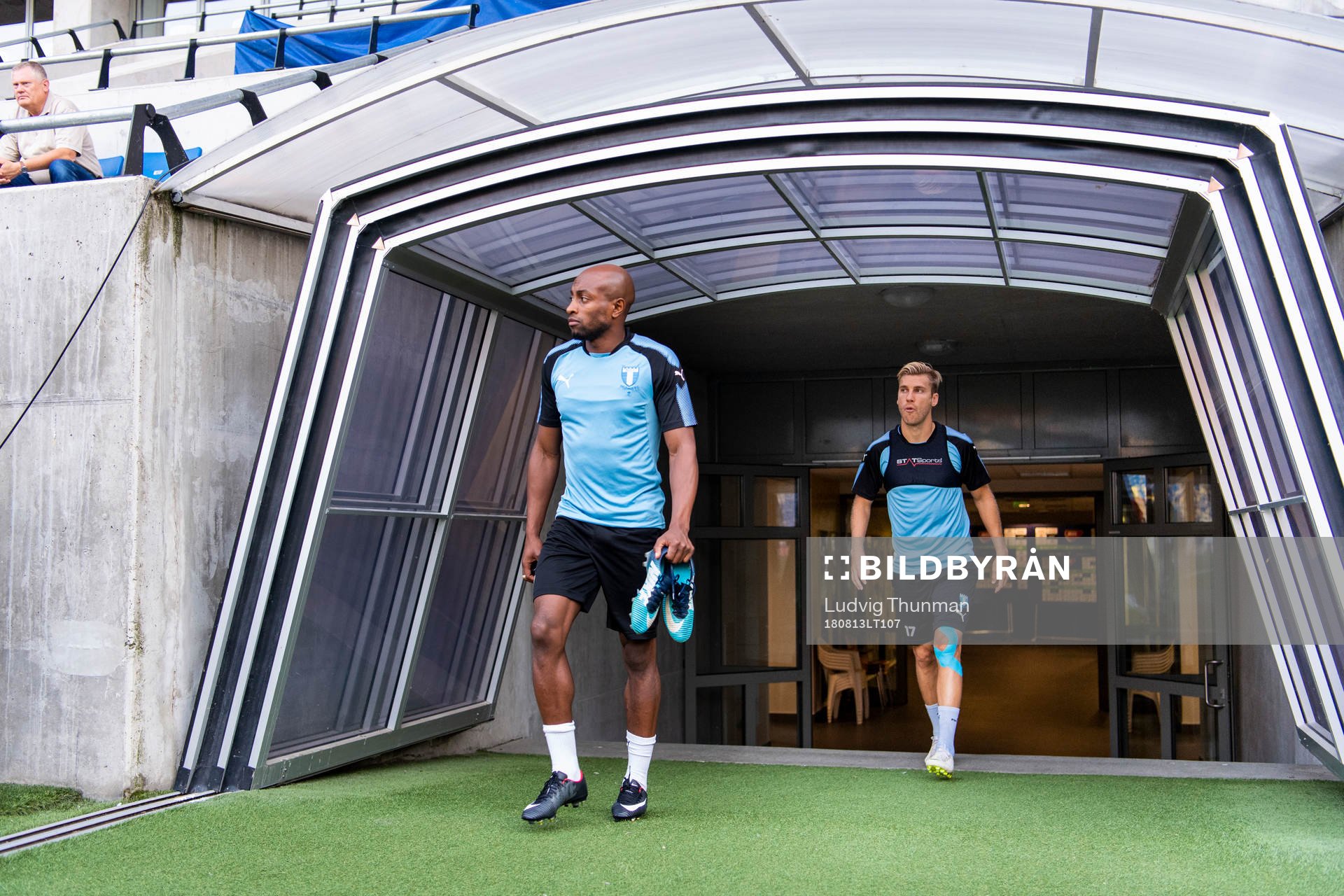Fouad Bachirou and Rasmus Bengtsson enters the pitch