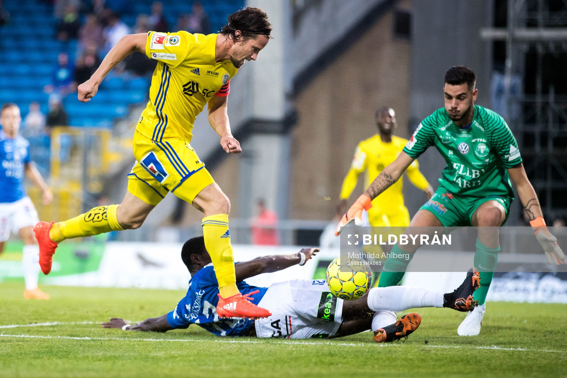 Sundsvalls Linus Hallenius och Trelleborgs Kofi Sarkodie