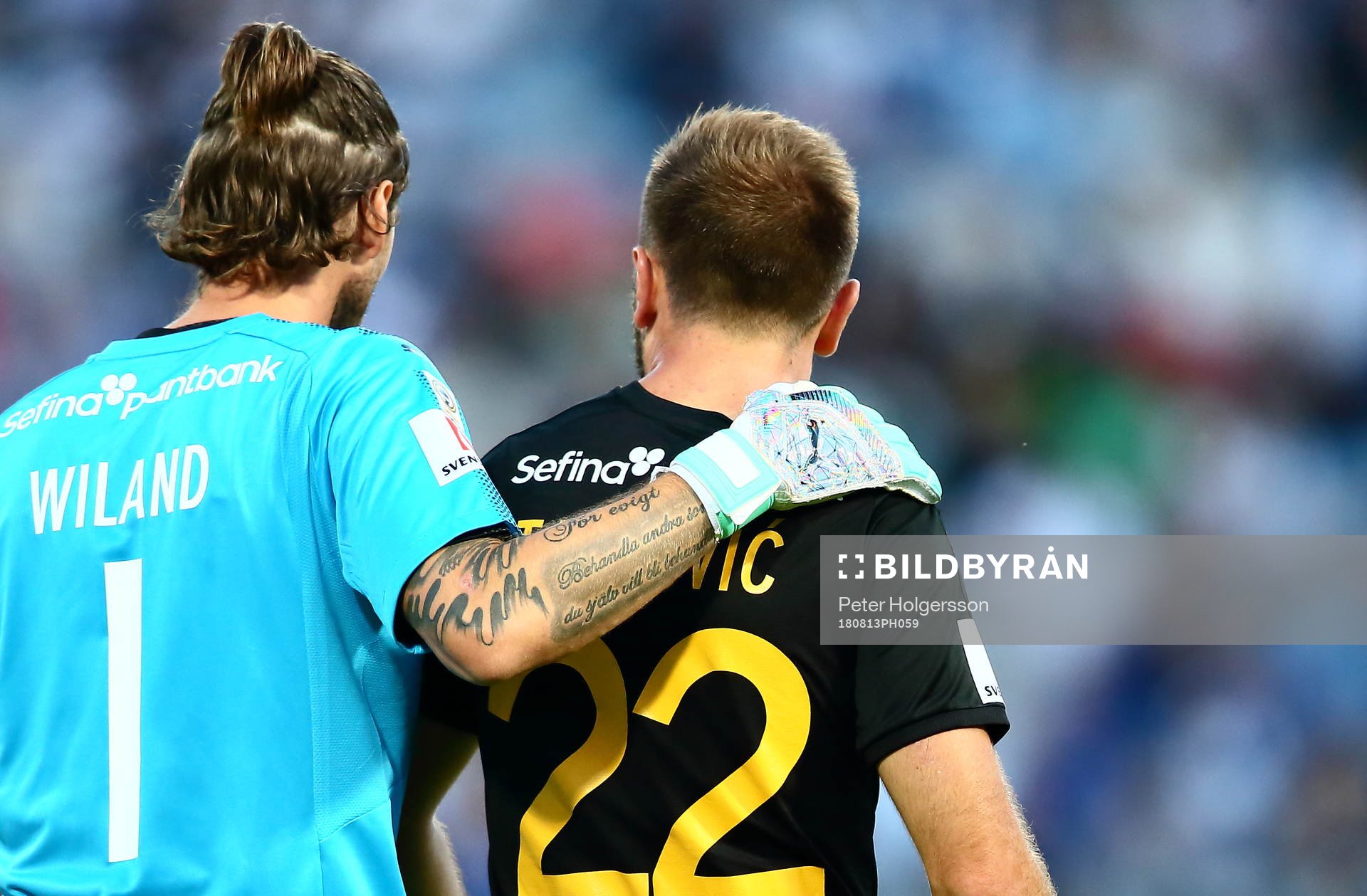 Hammarbys målvakt Johan Wiland  med talande tatuering