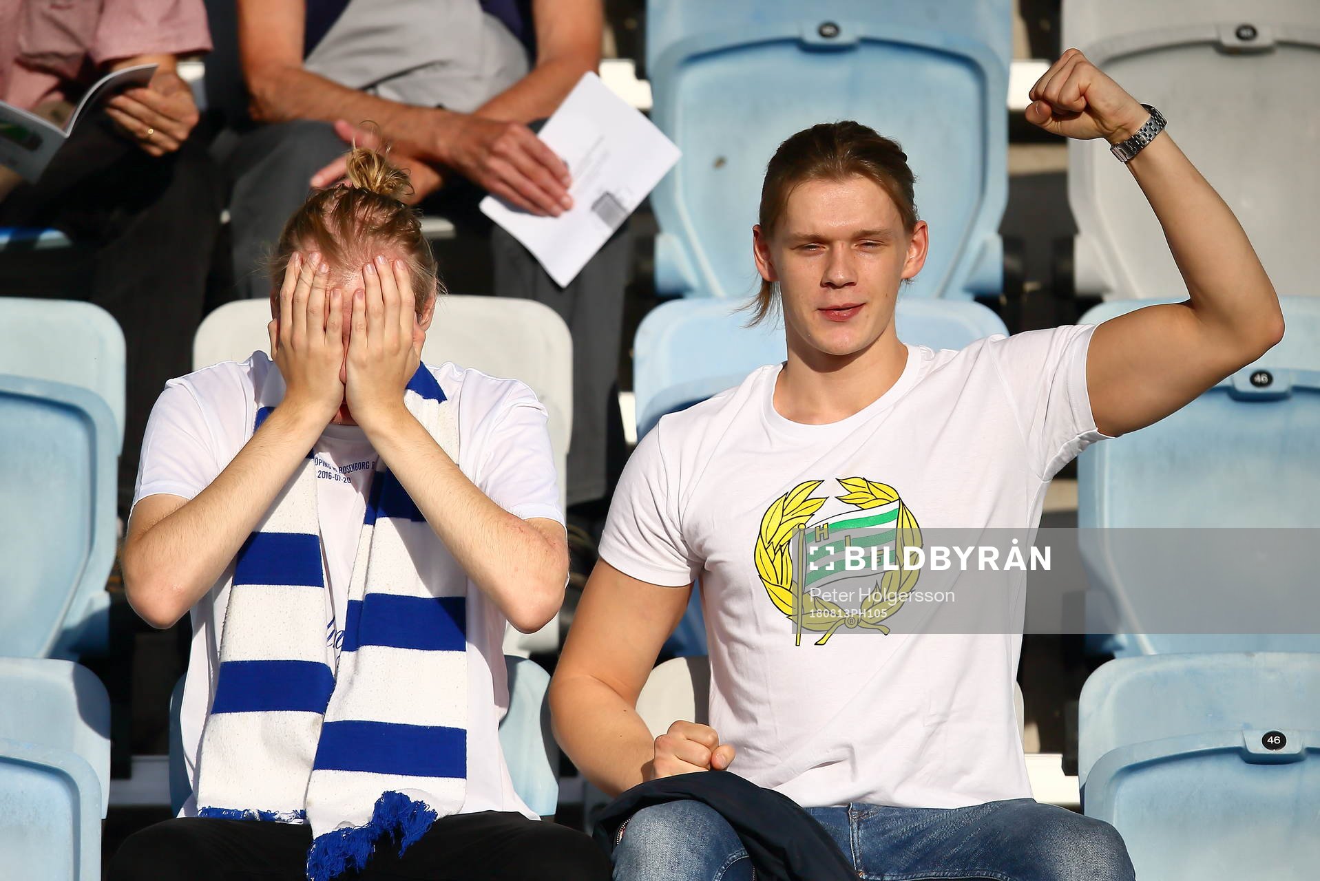 Supporters från båda lagen jublar o deppar när Hammarbys
