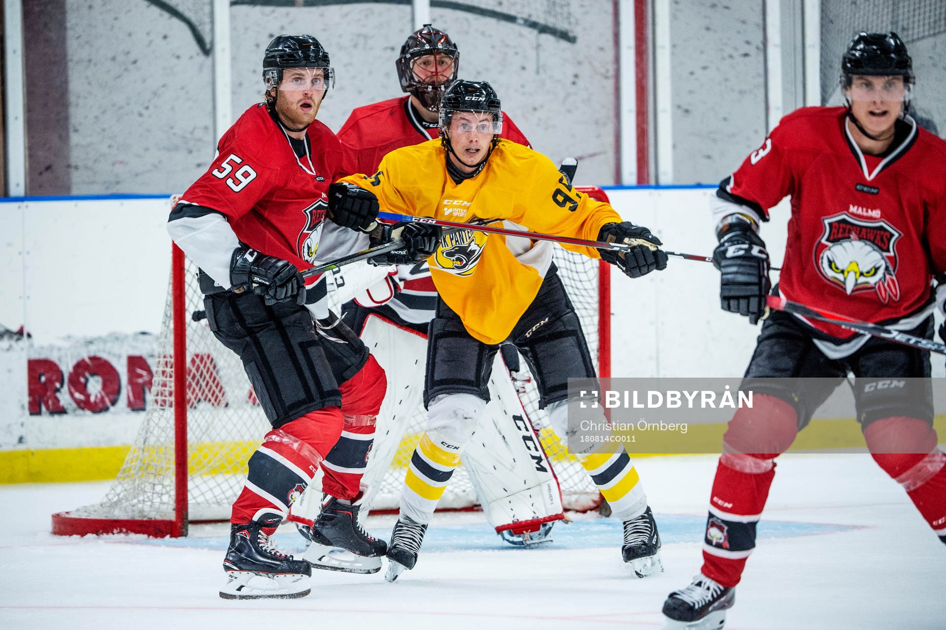 Panterns Nick Olesen mot Malmö Redhawks Anton Mylläri,