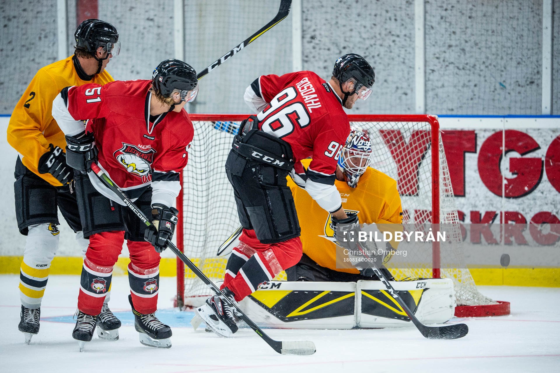 Malmö Redhawks Kim Rosdahl och Emil Sylvegård mot