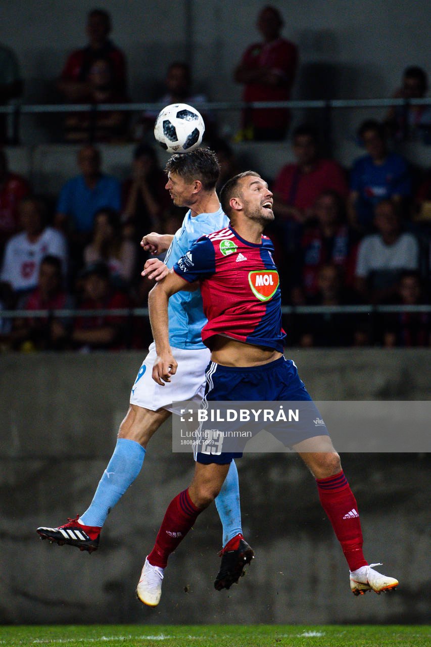 Markus Rosenberg of Malmö FF against Roland Juhasz of Vidi