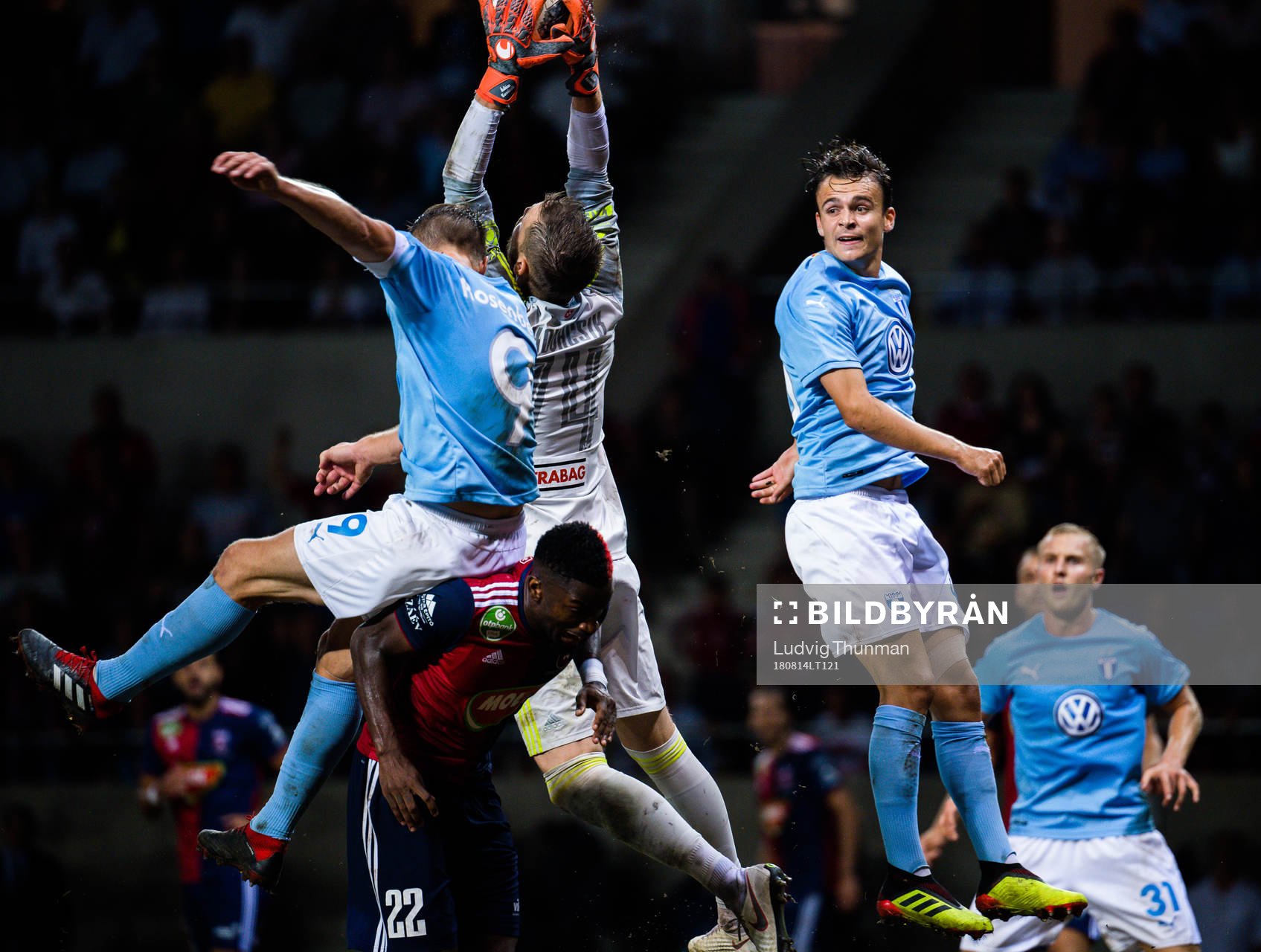goalkeeper Stefan Scepovic of Vidi with a save infront of