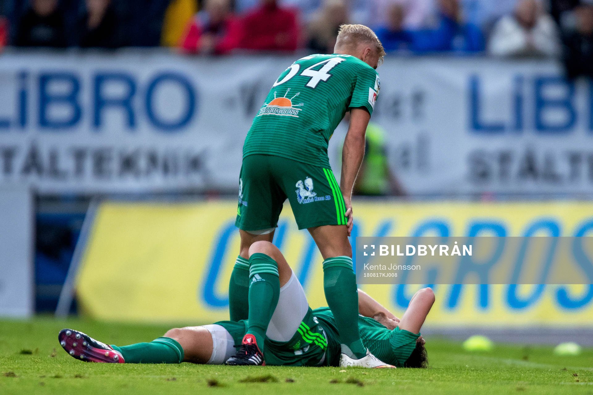 Dalkurds Robin Tranberg grinar illa
