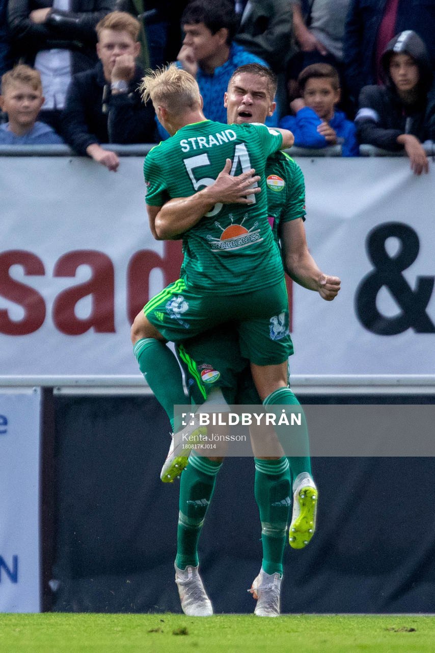 Dalkurds Eero Markkanen jublar med Simon Strand
