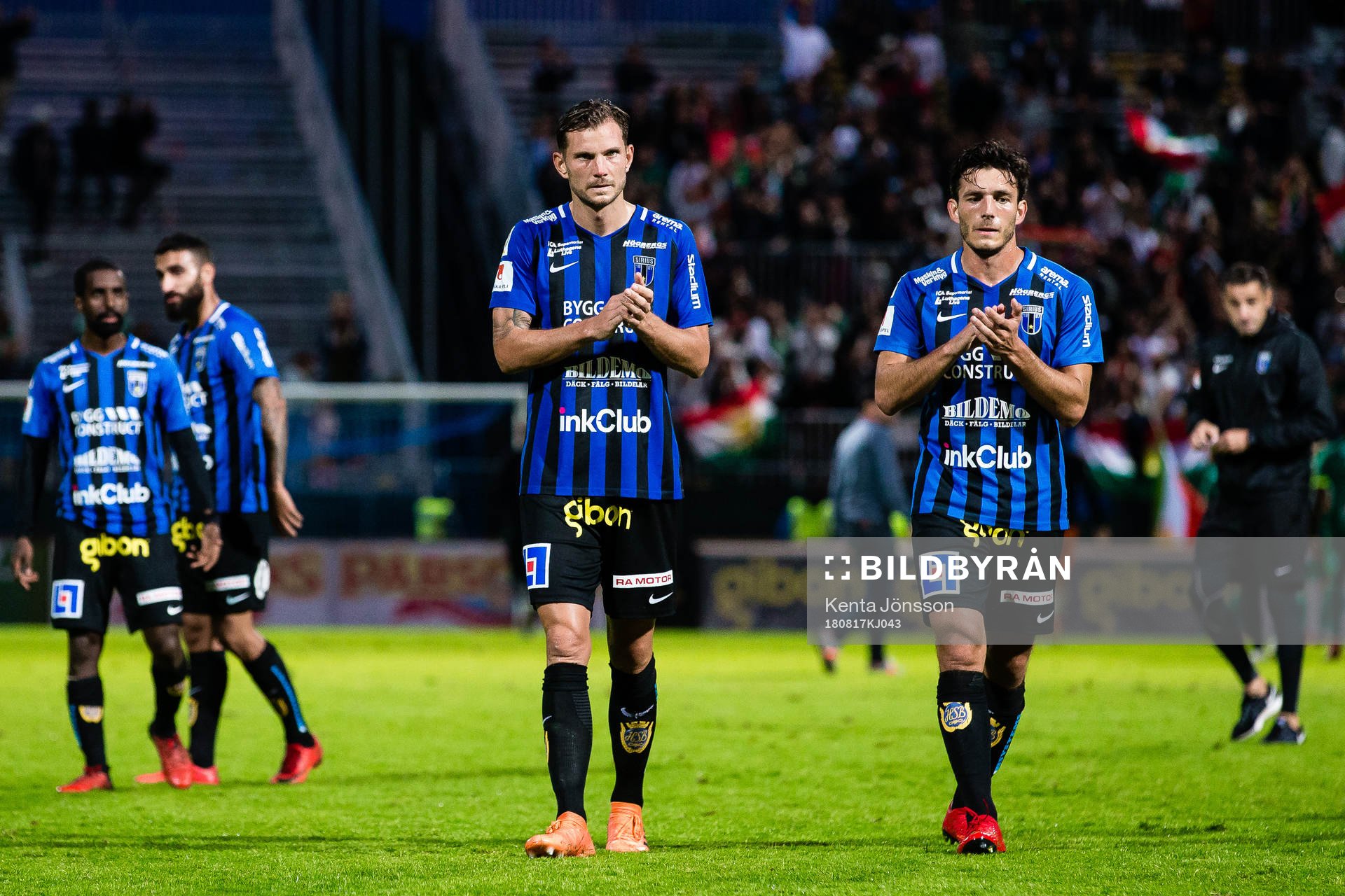 Sirius Robert Åhman Persson och Ian Sirelius deppar med